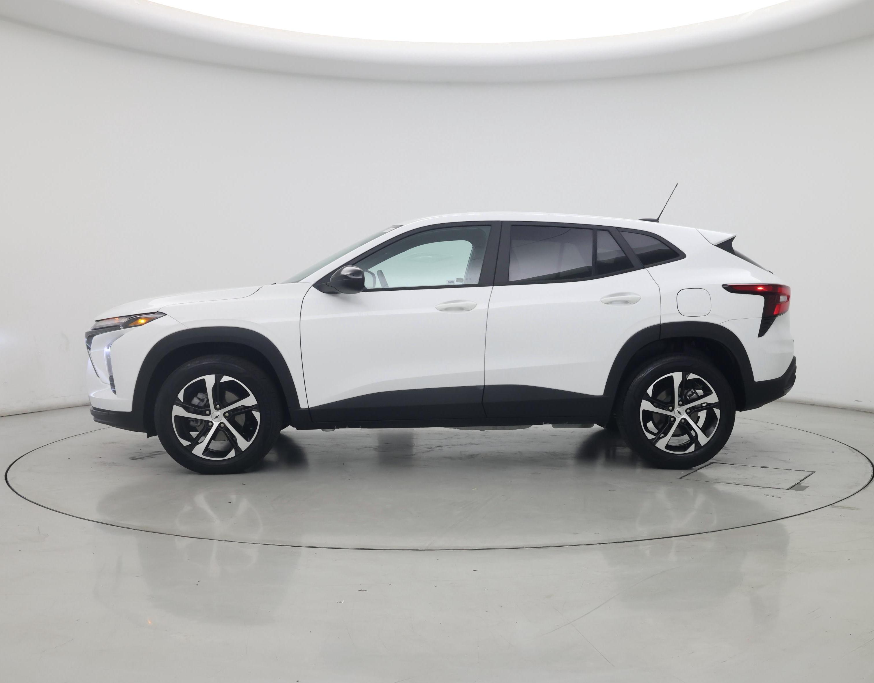 Thumbnail: 2024 Chevrolet Trax - 3