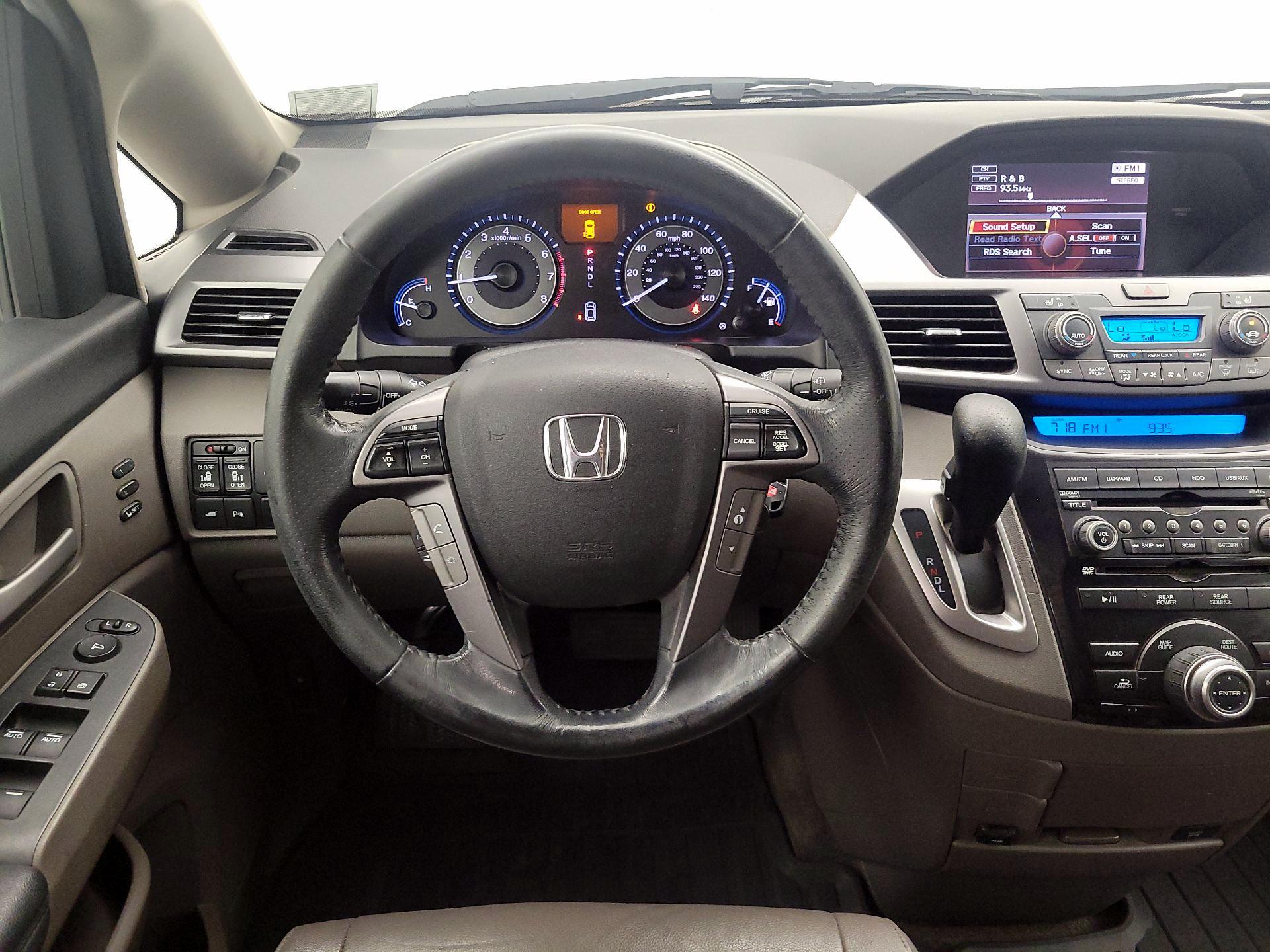 Thumbnail: 2013 Honda Odyssey - 10