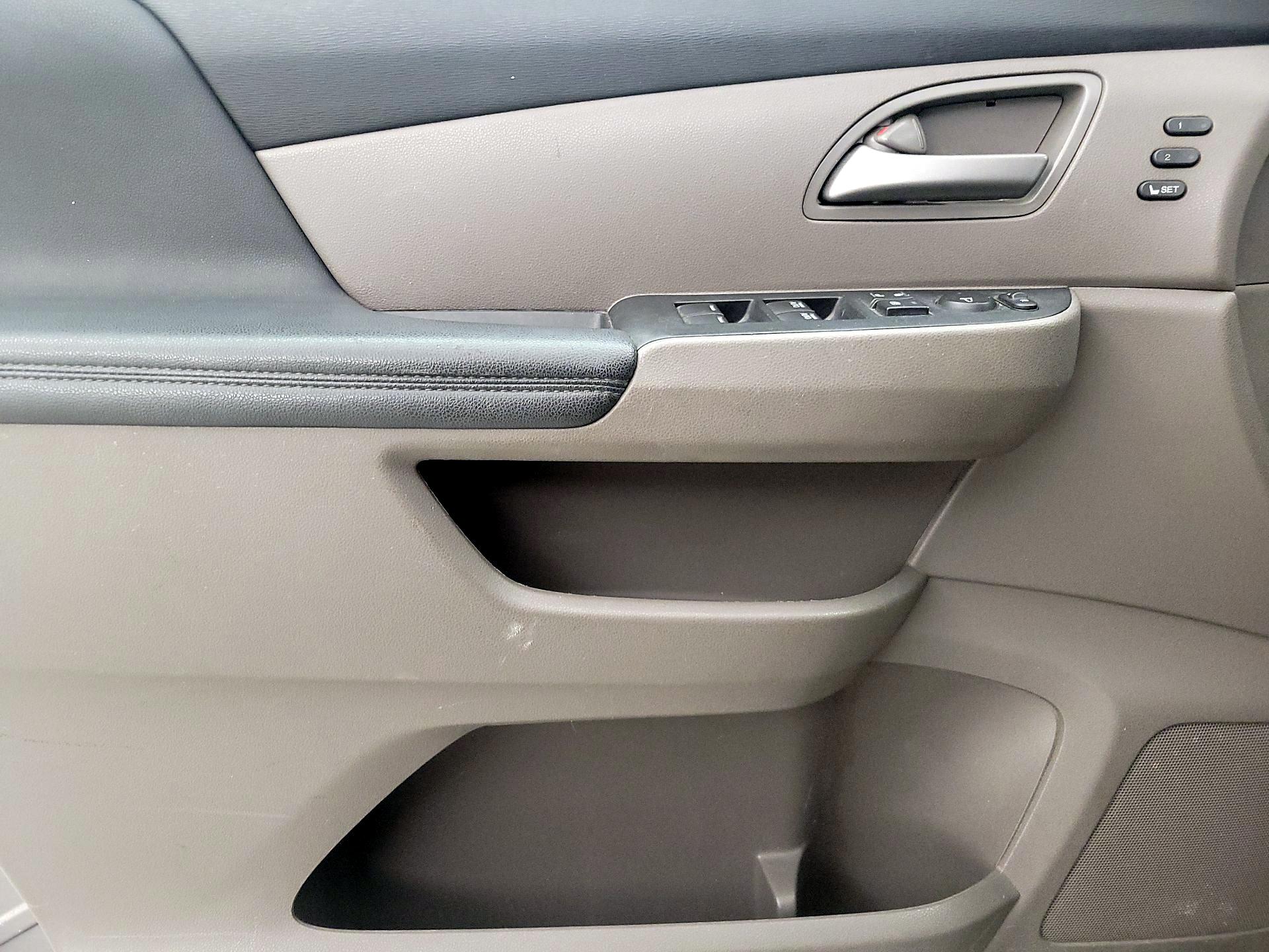 Thumbnail: 2013 Honda Odyssey - 12