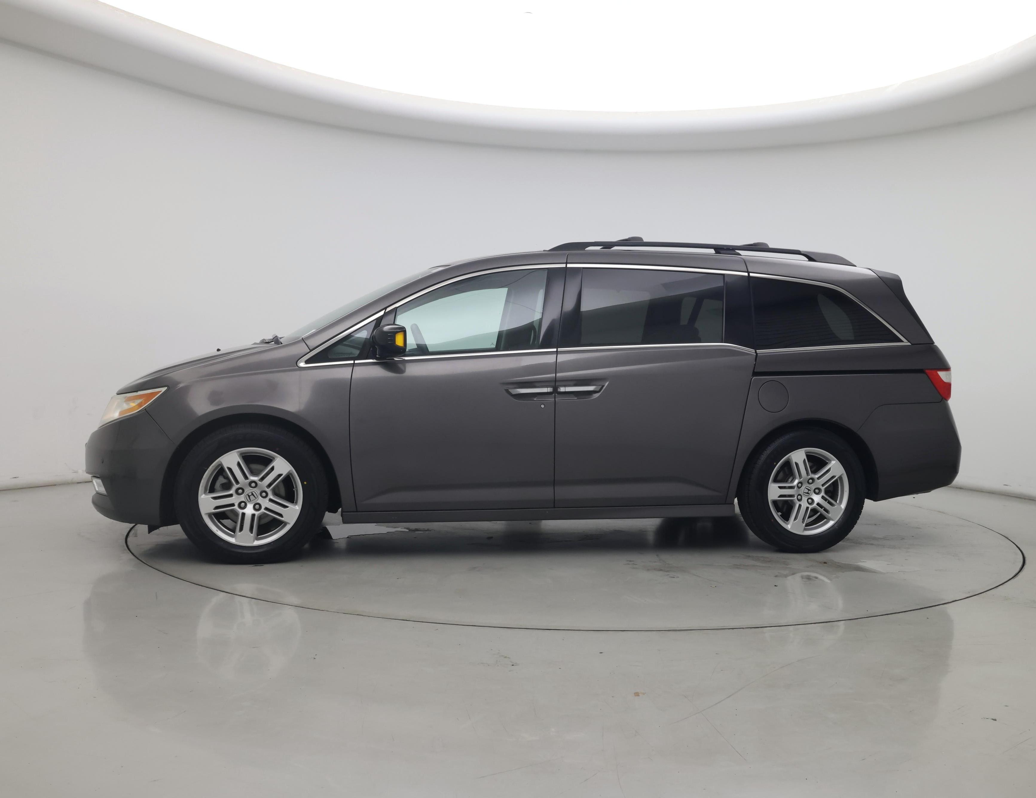 Thumbnail: 2013 Honda Odyssey - 3