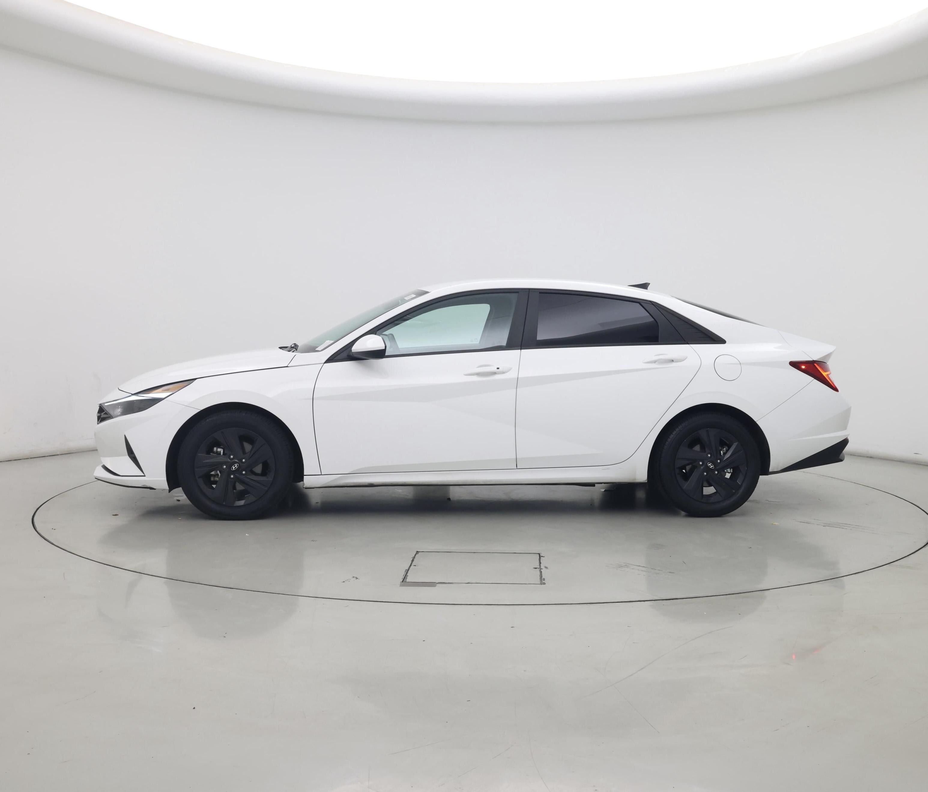 Thumbnail: 2023 Hyundai Elantra - 3