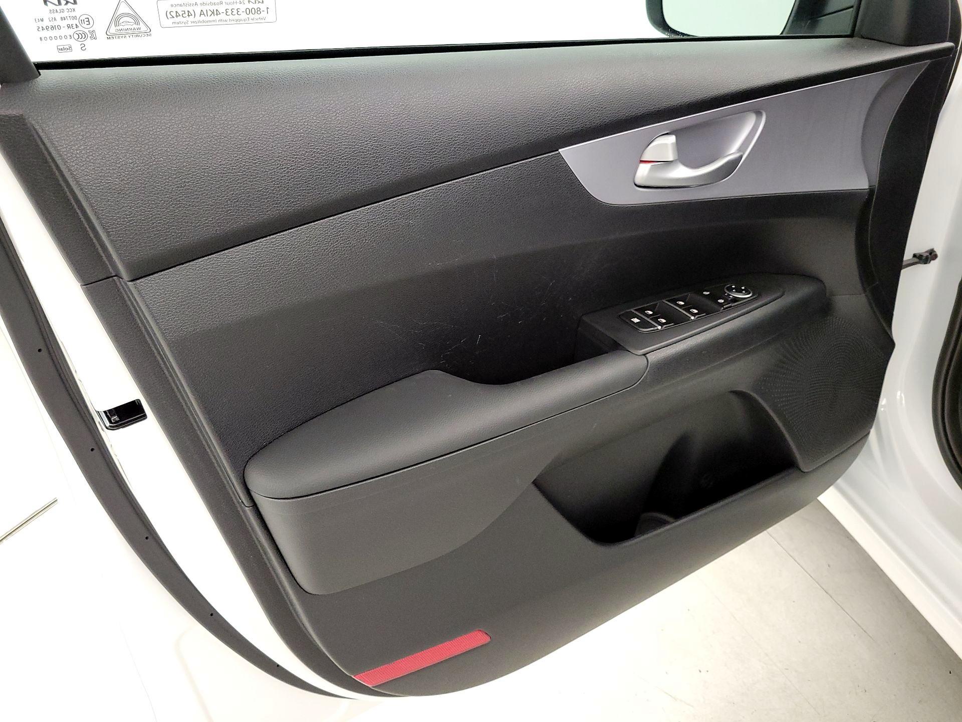 Thumbnail: 2024 Kia Forte - 12