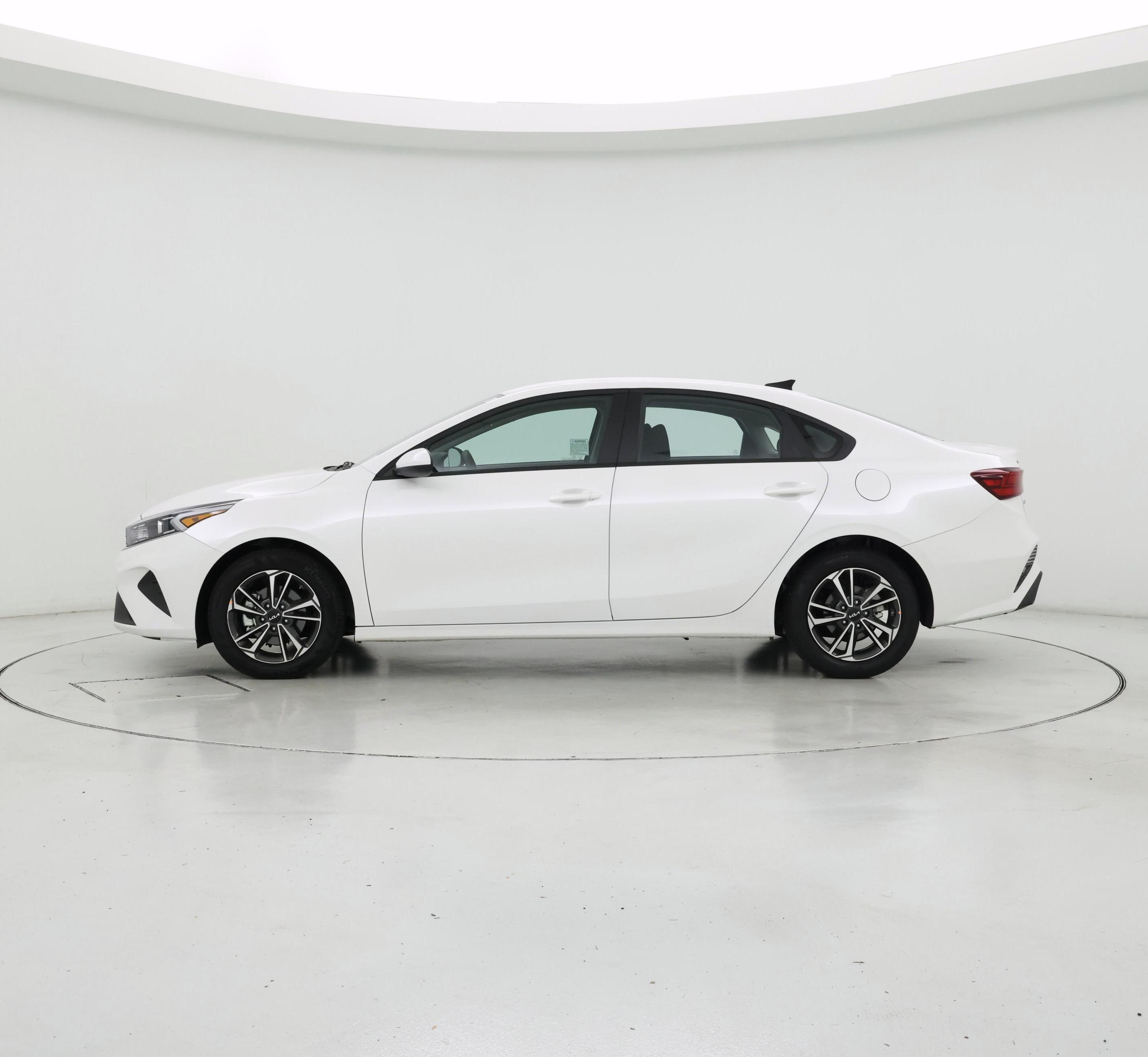 Thumbnail: 2024 Kia Forte - 3