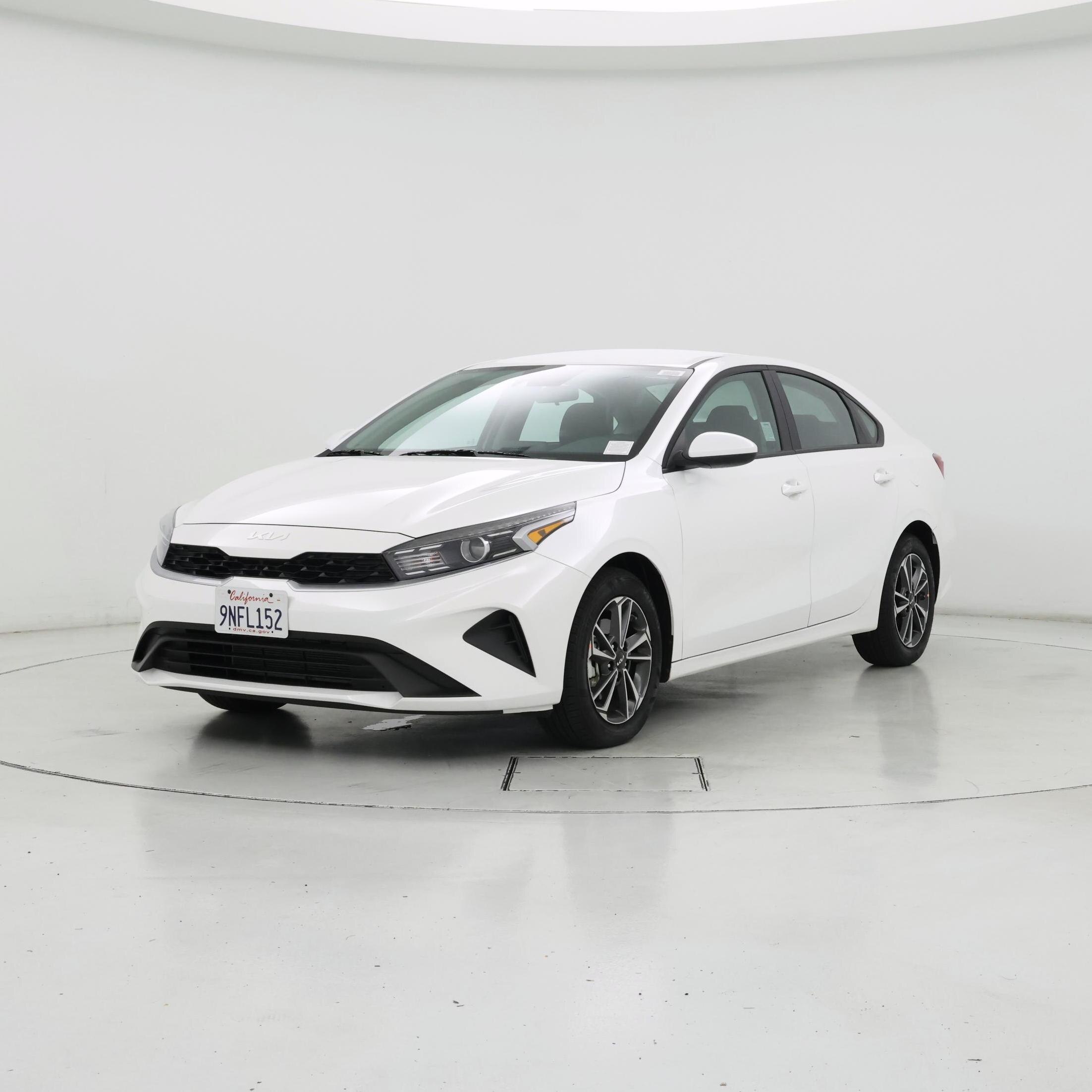 Thumbnail: 2024 Kia Forte - 4