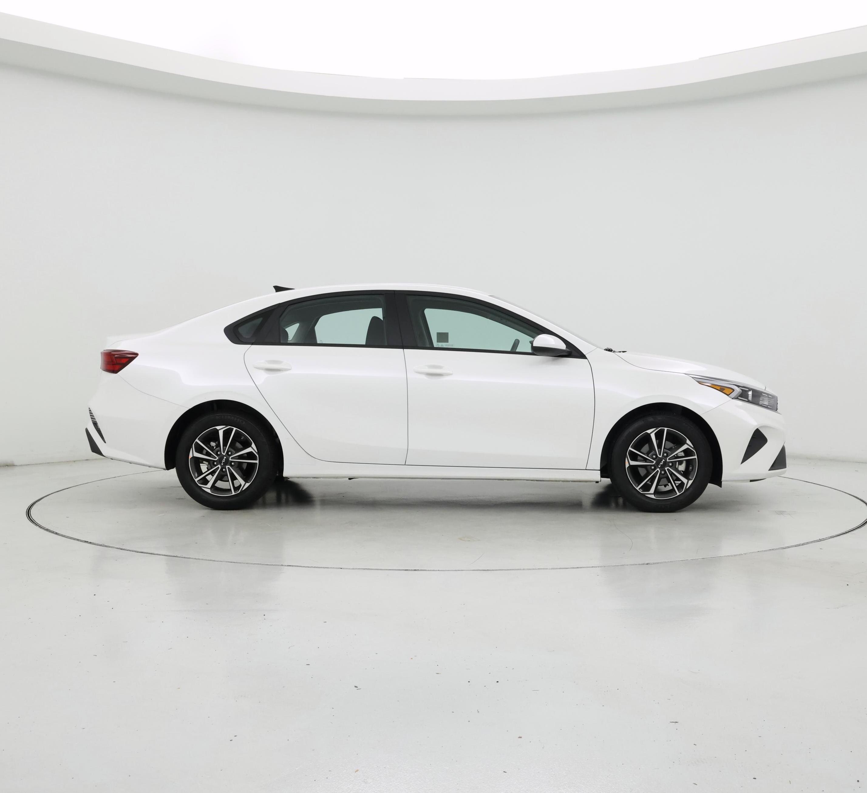 Thumbnail: 2024 Kia Forte - 7