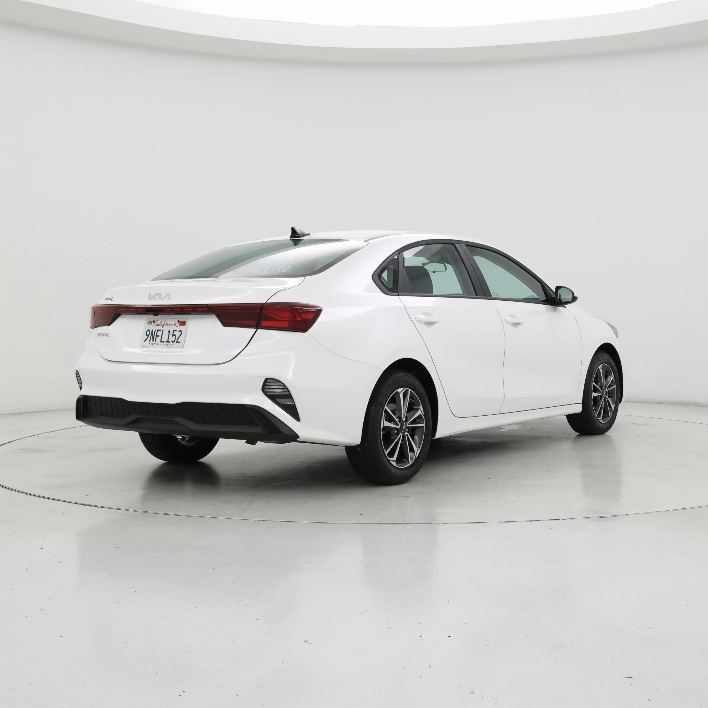 Thumbnail: 2024 Kia Forte - 8