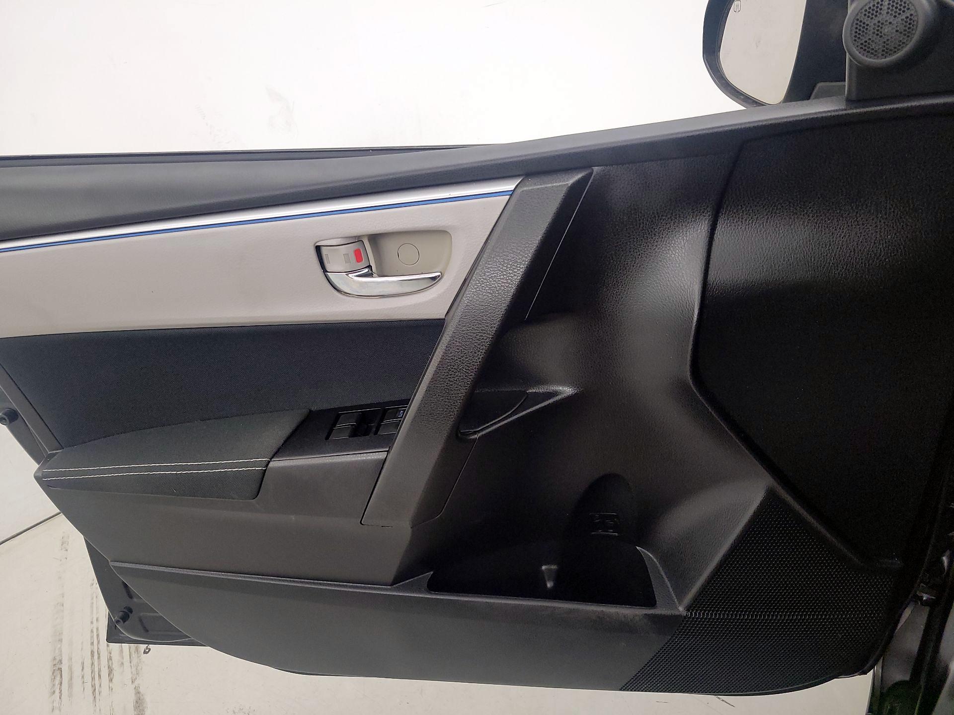 Thumbnail: 2016 Toyota Corolla - 12