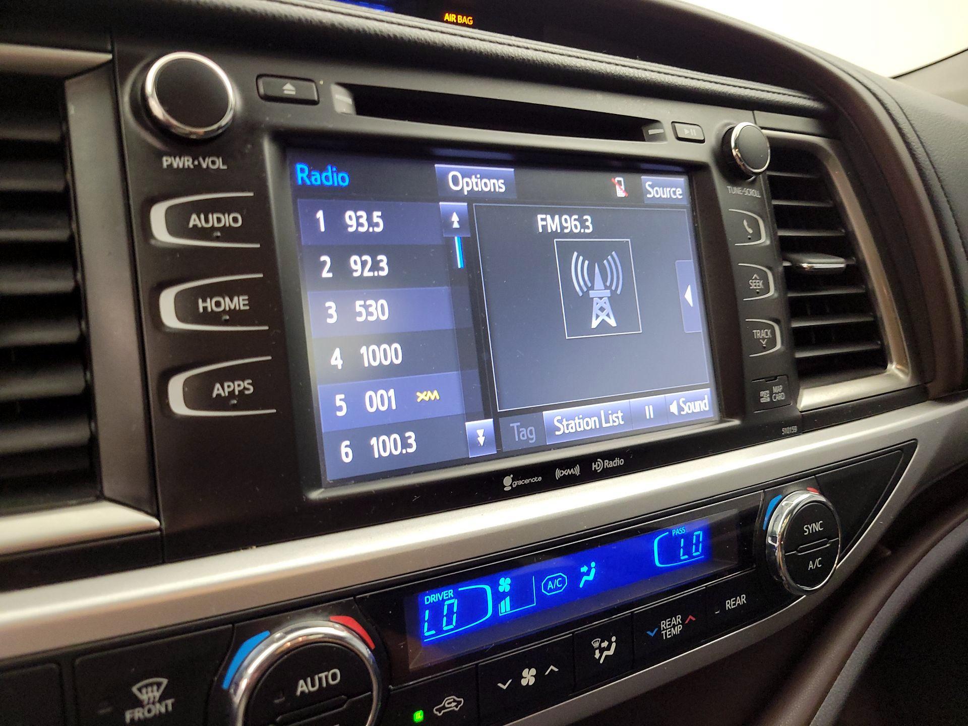 Thumbnail: 2016 Toyota Highlander - 15