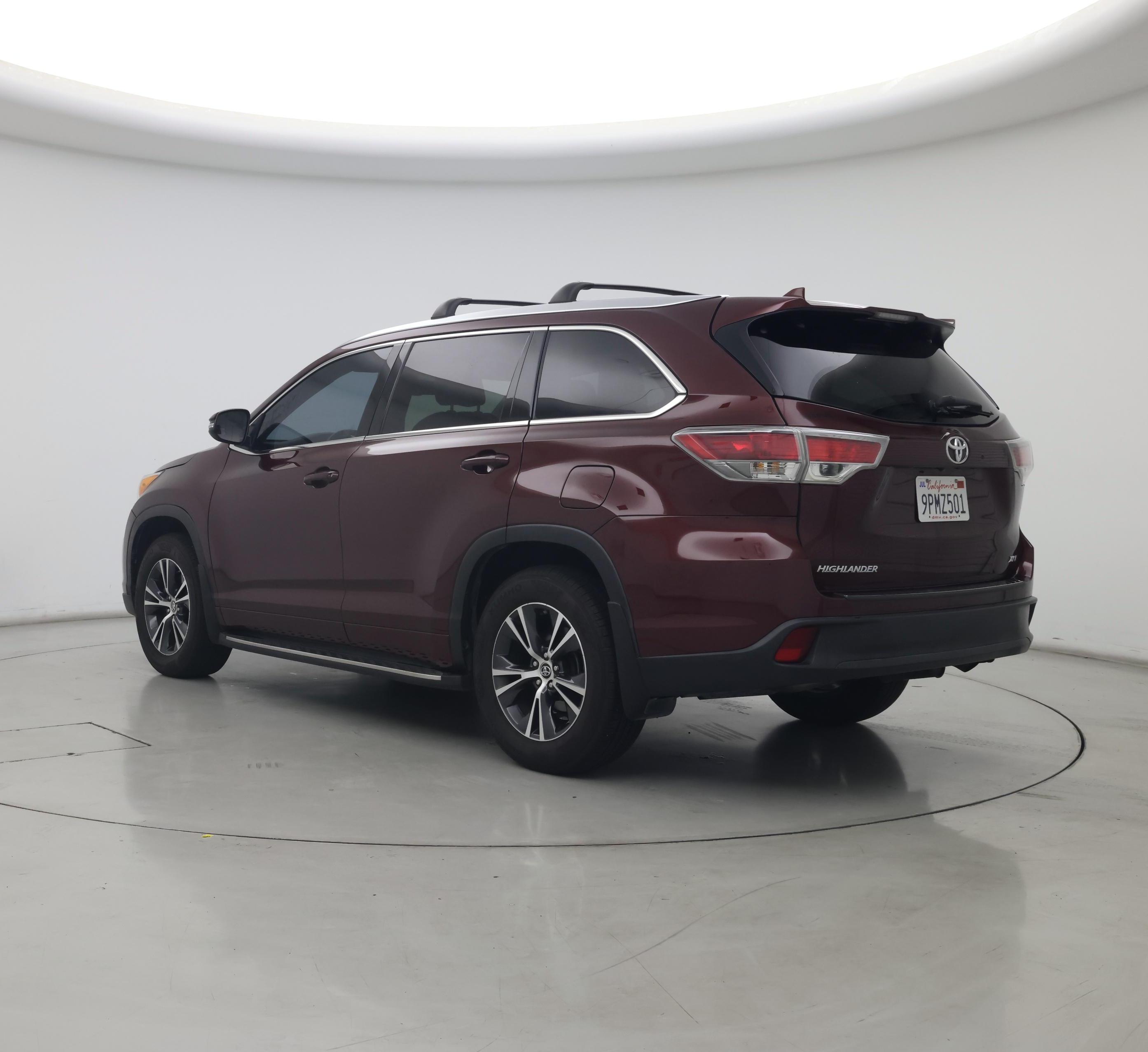 Thumbnail: 2016 Toyota Highlander - 2