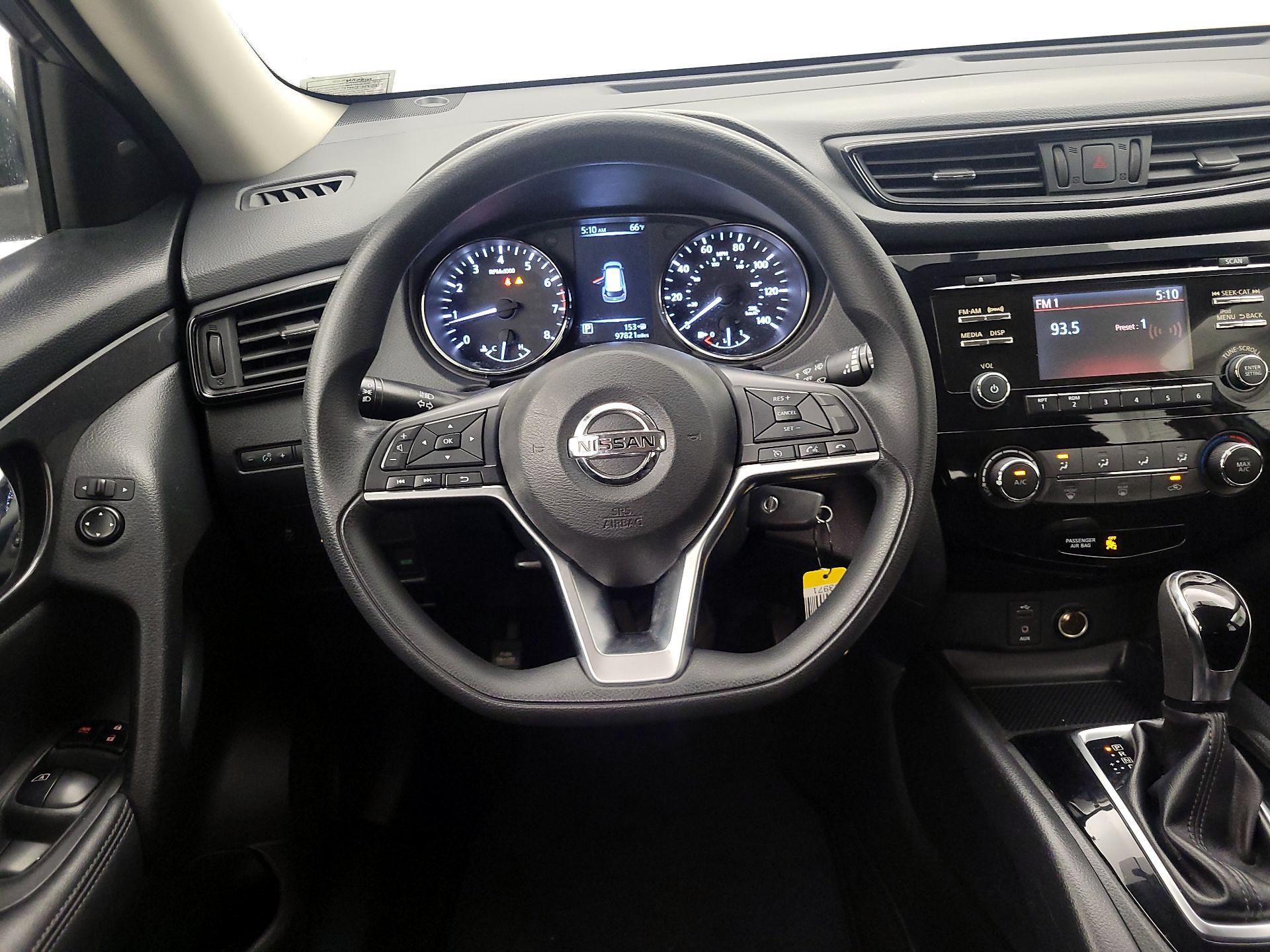 Thumbnail: 2017 Nissan Rogue - 10