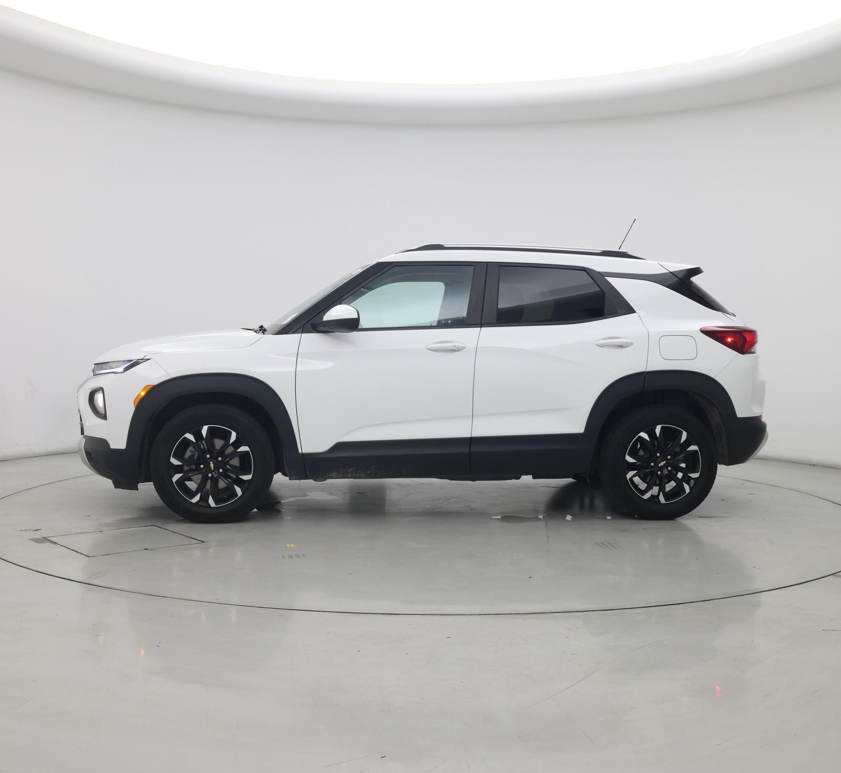Thumbnail: 2023 Chevrolet TrailBlazer - 3