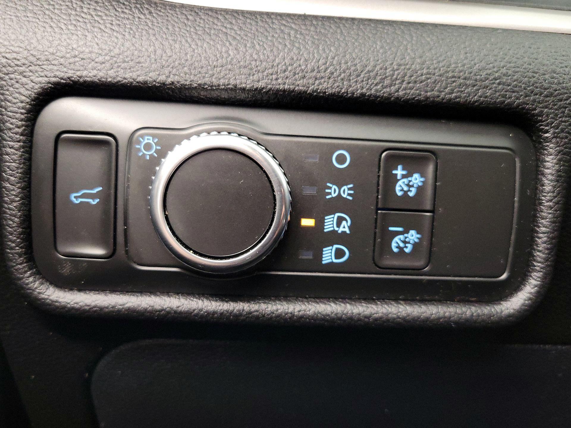 Thumbnail: 2021 Ford Explorer - 13