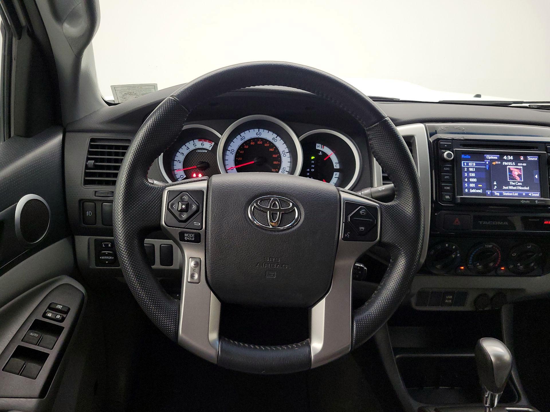 Thumbnail: 2015 Toyota Tacoma - 10