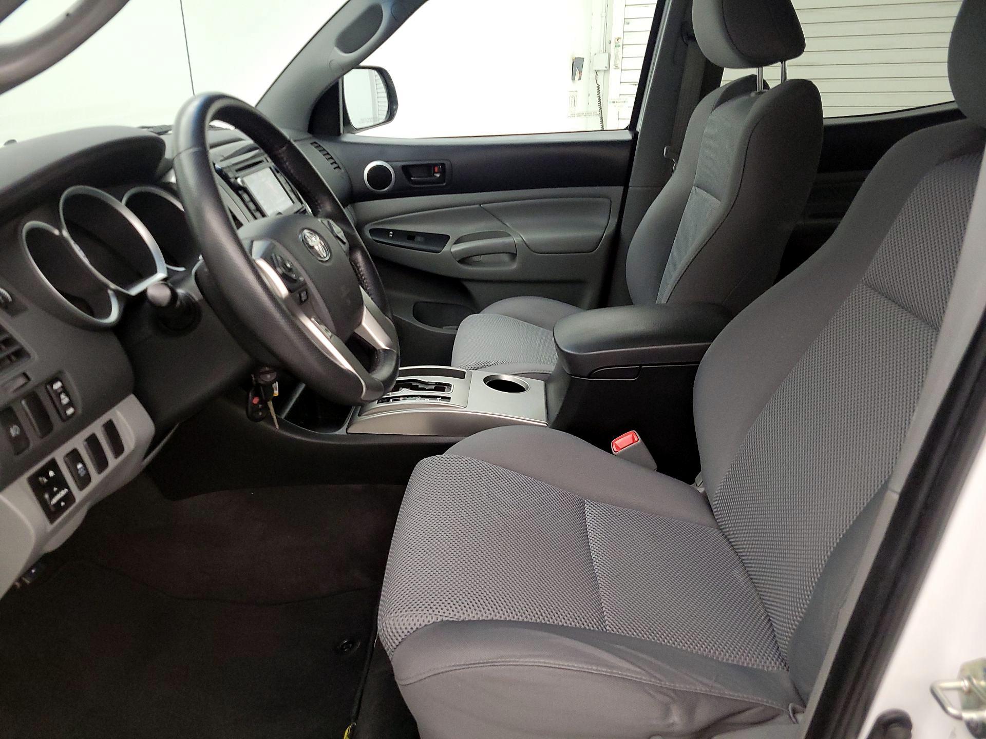 Thumbnail: 2015 Toyota Tacoma - 11
