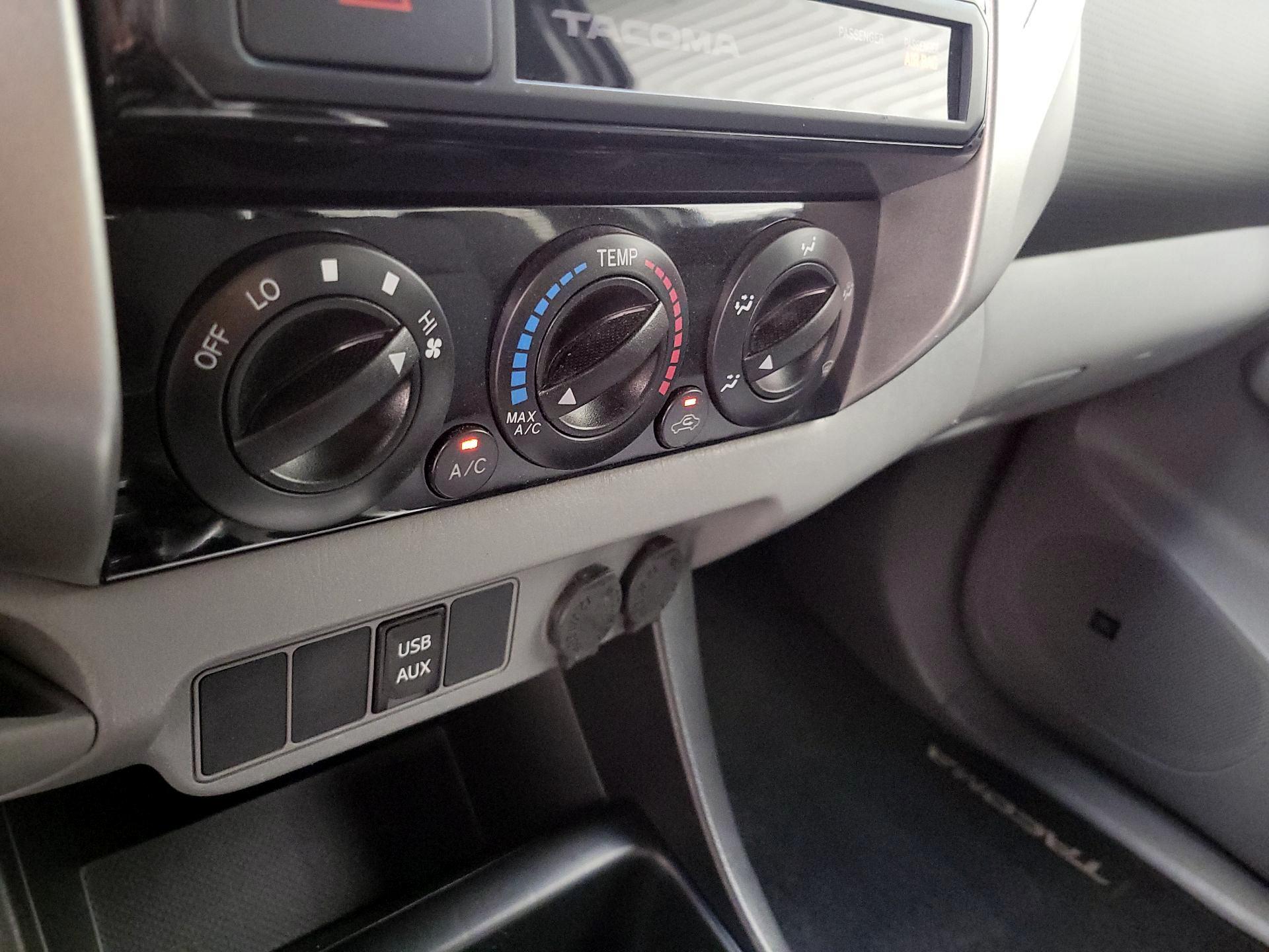 Thumbnail: 2015 Toyota Tacoma - 16