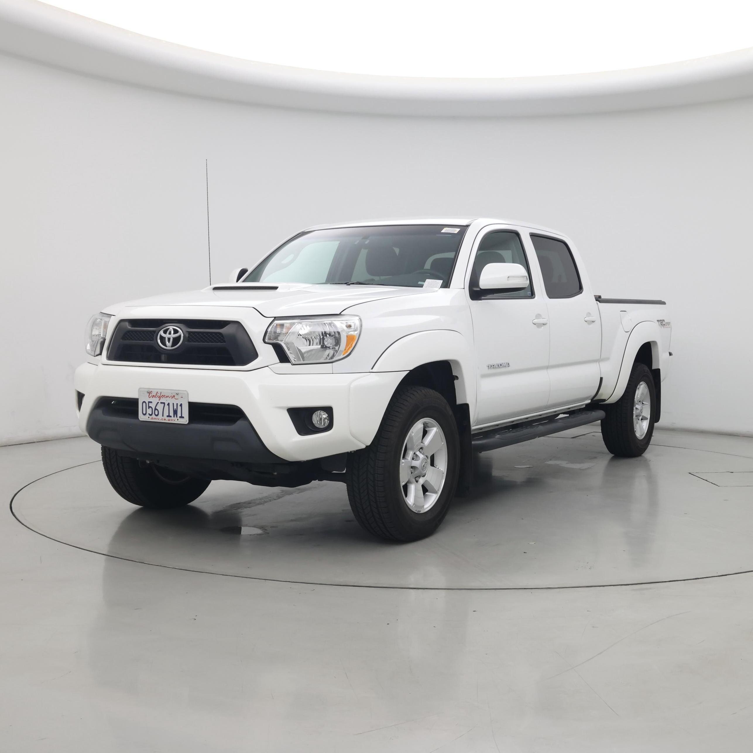 Thumbnail: 2015 Toyota Tacoma - 4