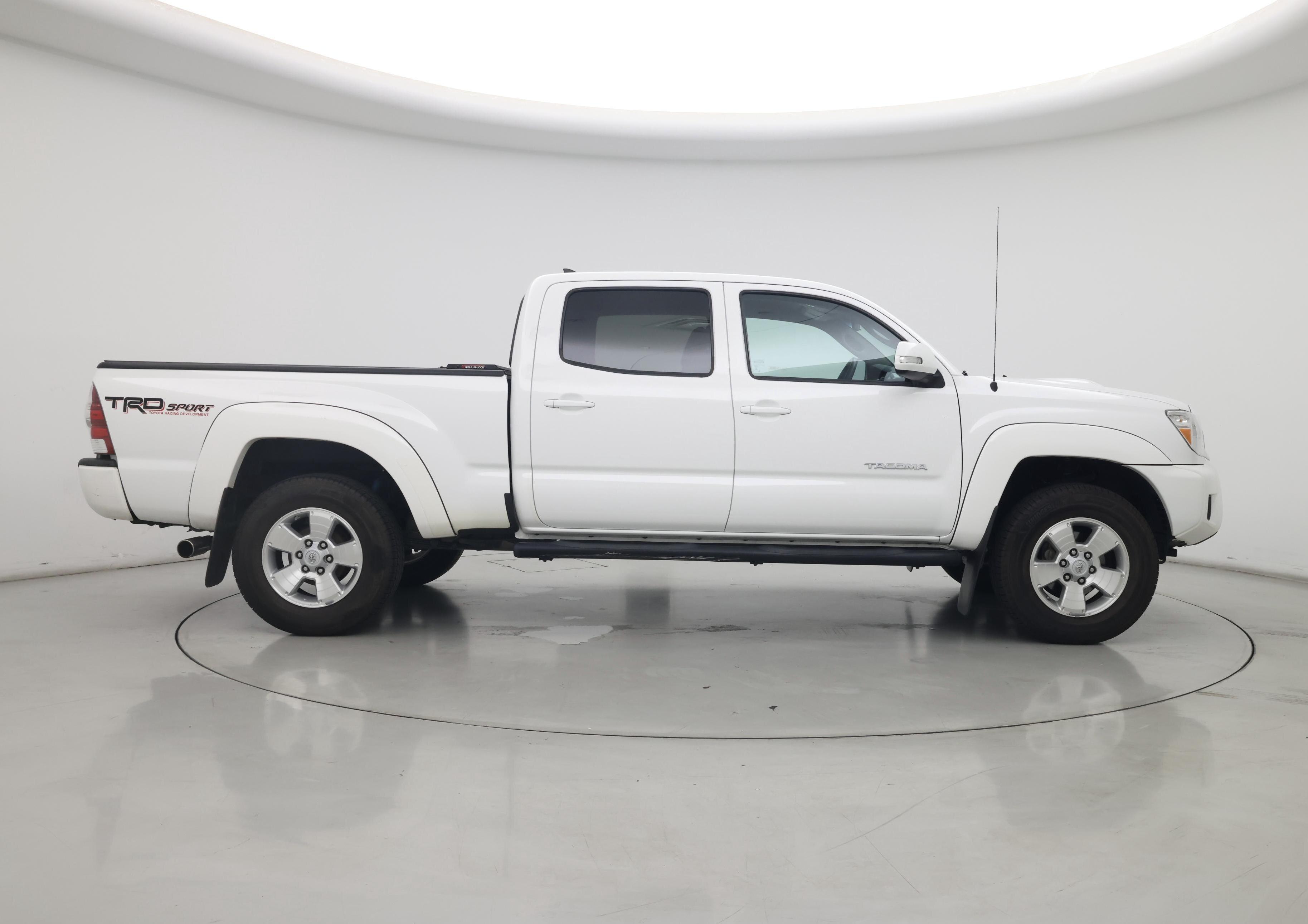 Thumbnail: 2015 Toyota Tacoma - 7