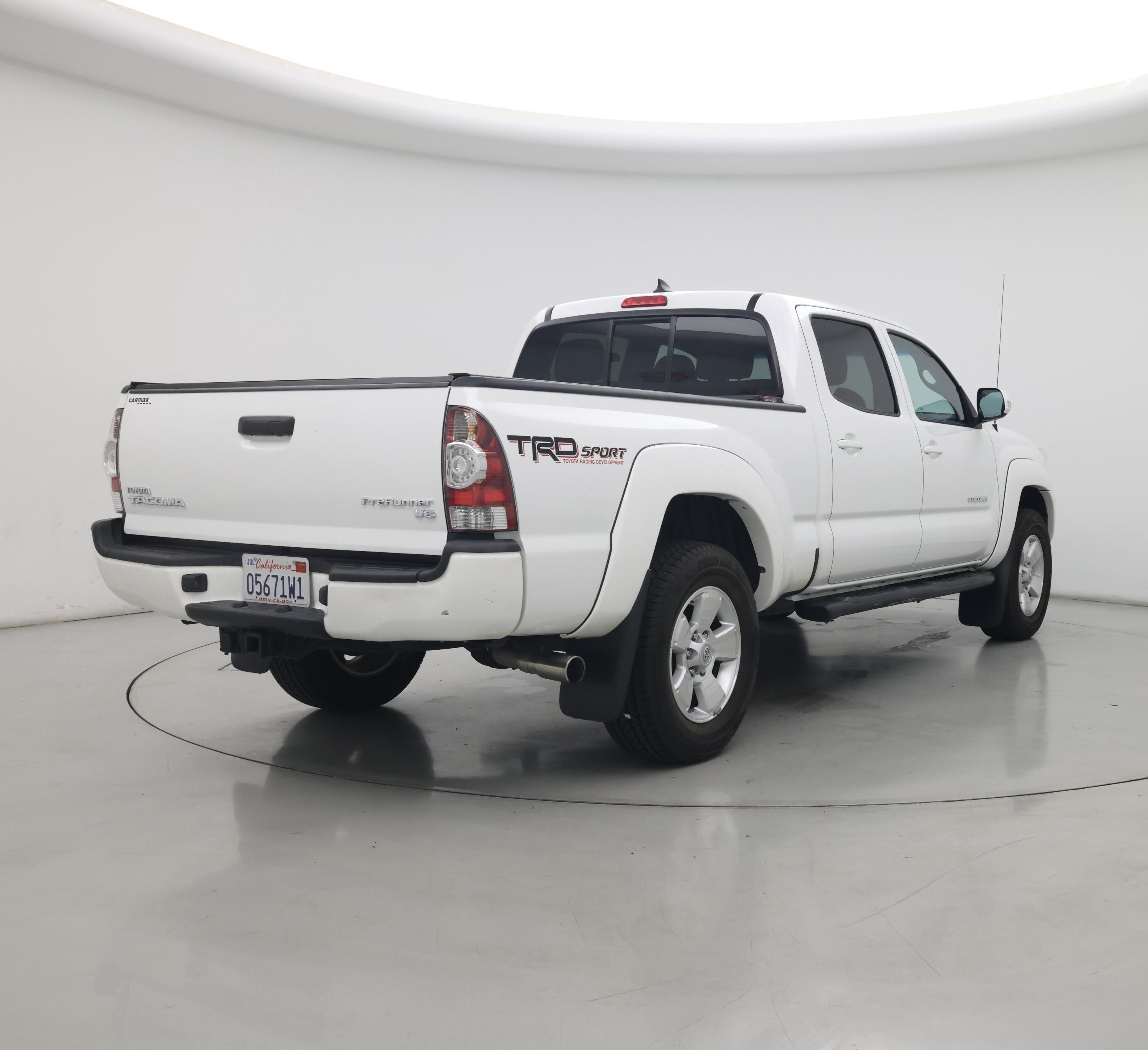 Thumbnail: 2015 Toyota Tacoma - 8