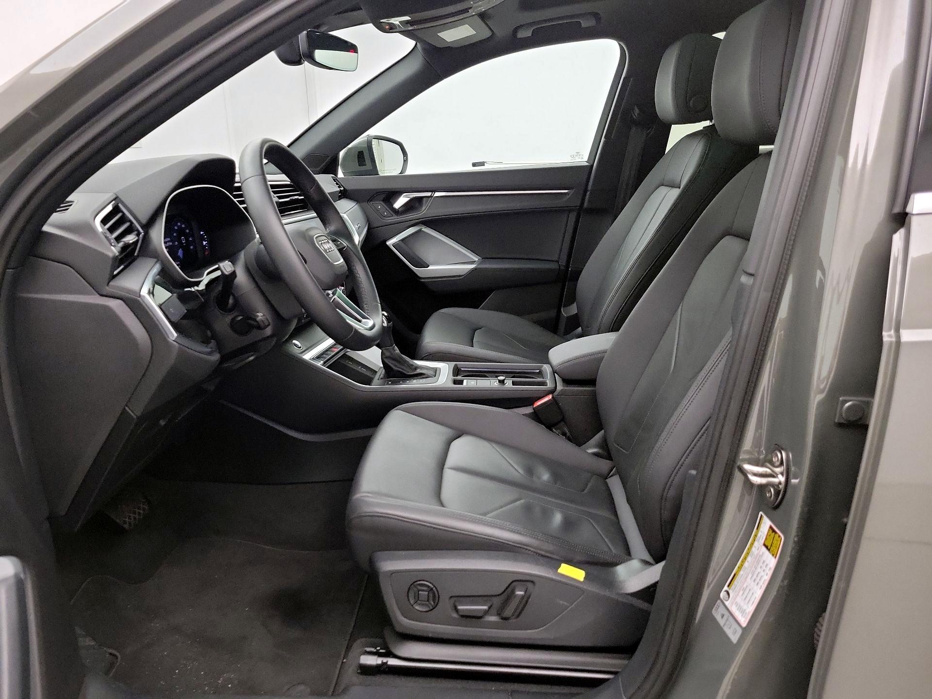 Thumbnail: 2021 Audi Q3 - 11