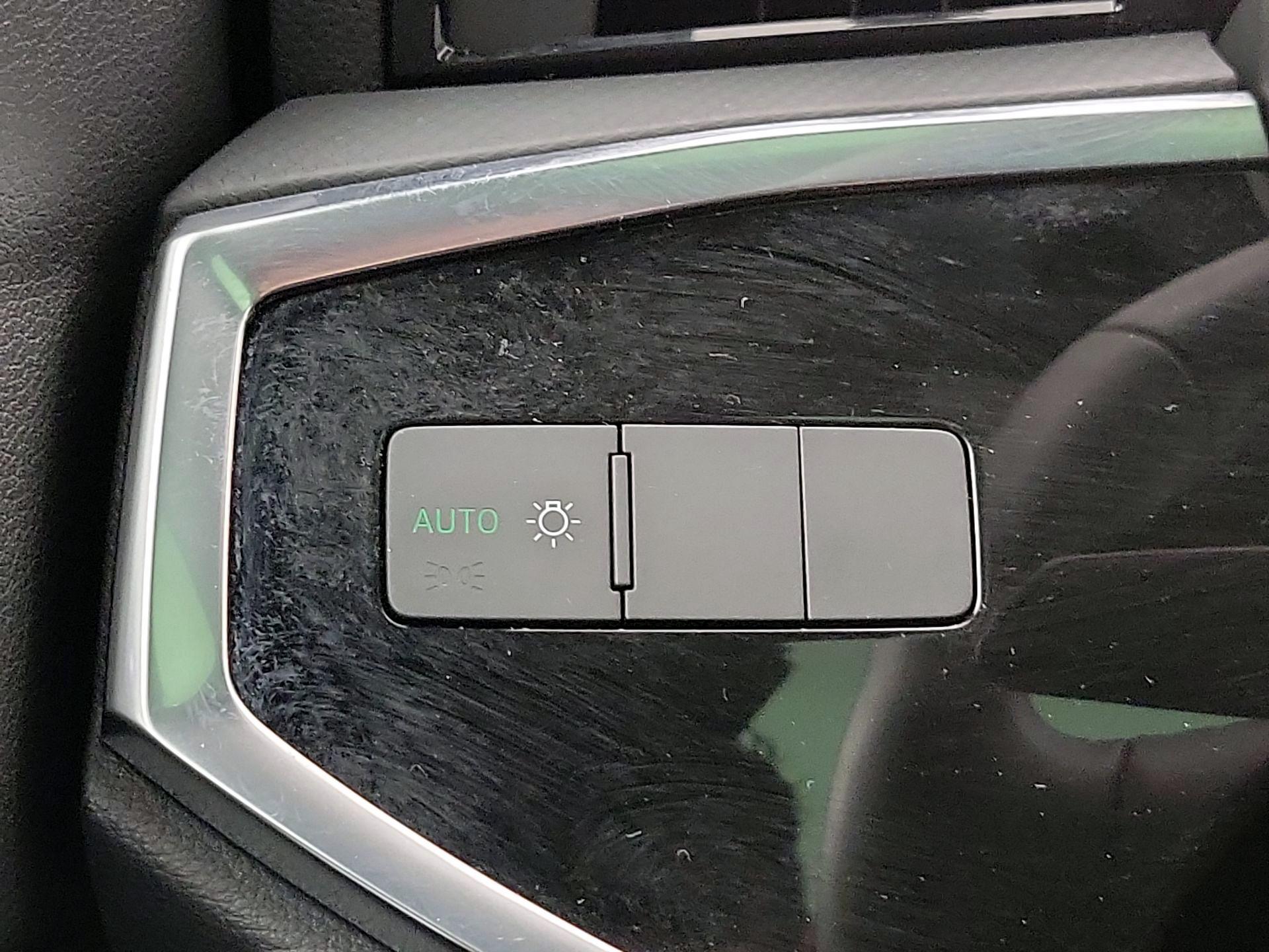 Thumbnail: 2021 Audi Q3 - 13