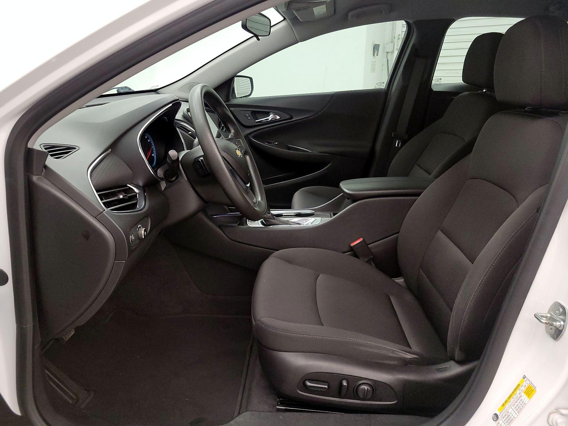Thumbnail: 2019 Chevrolet Malibu - 11