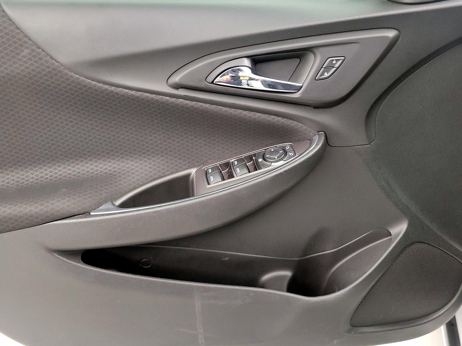 Thumbnail: 2019 Chevrolet Malibu - 12