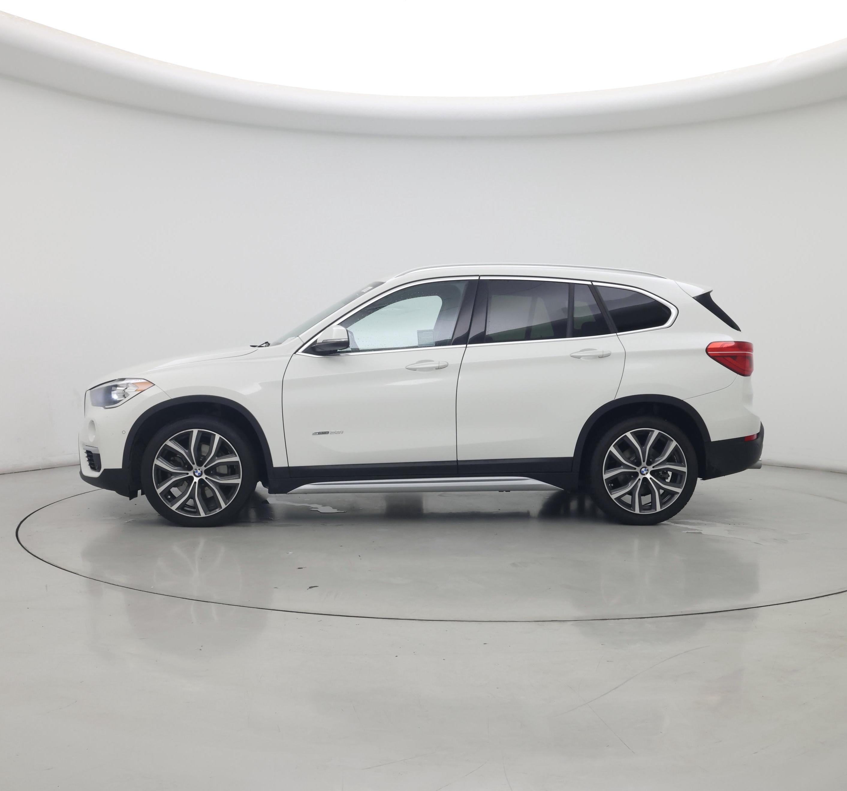 Thumbnail: 2017 BMW X1 - 3