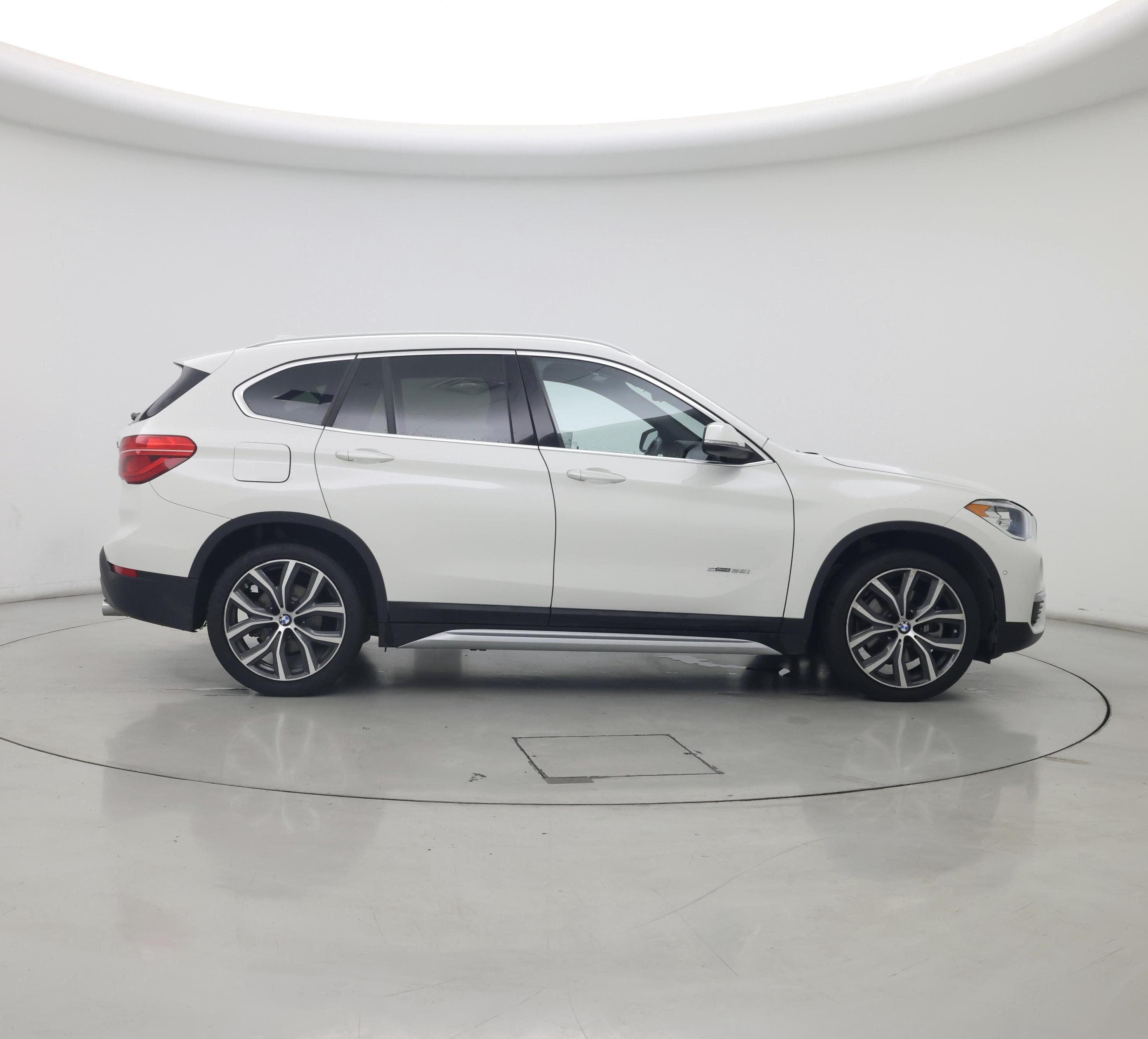 Thumbnail: 2017 BMW X1 - 7