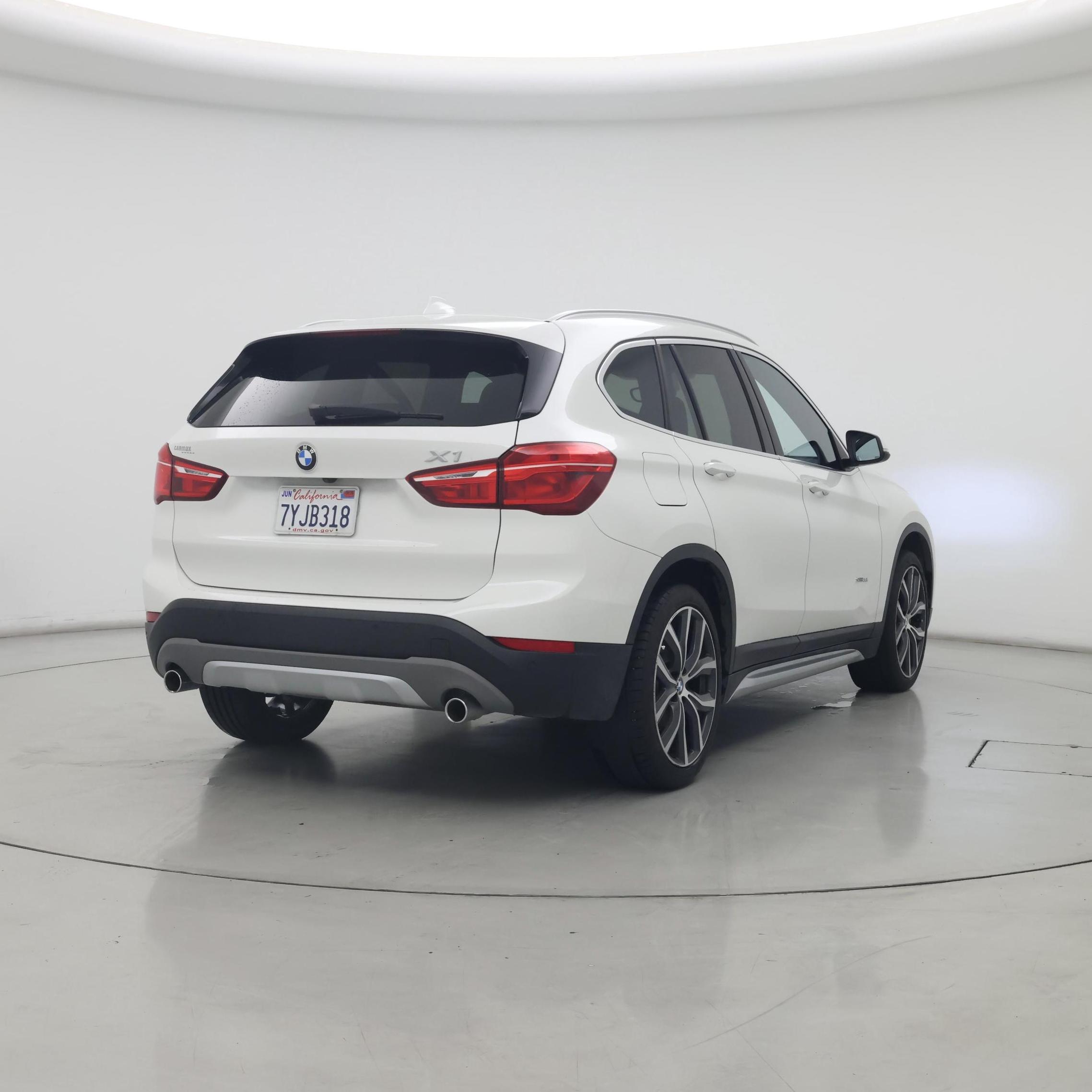 Thumbnail: 2017 BMW X1 - 8