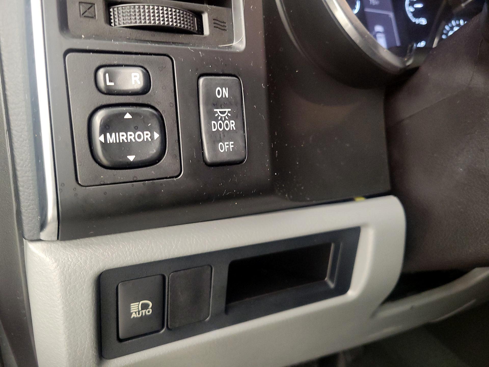 Thumbnail: 2018 Toyota Sequoia - 13