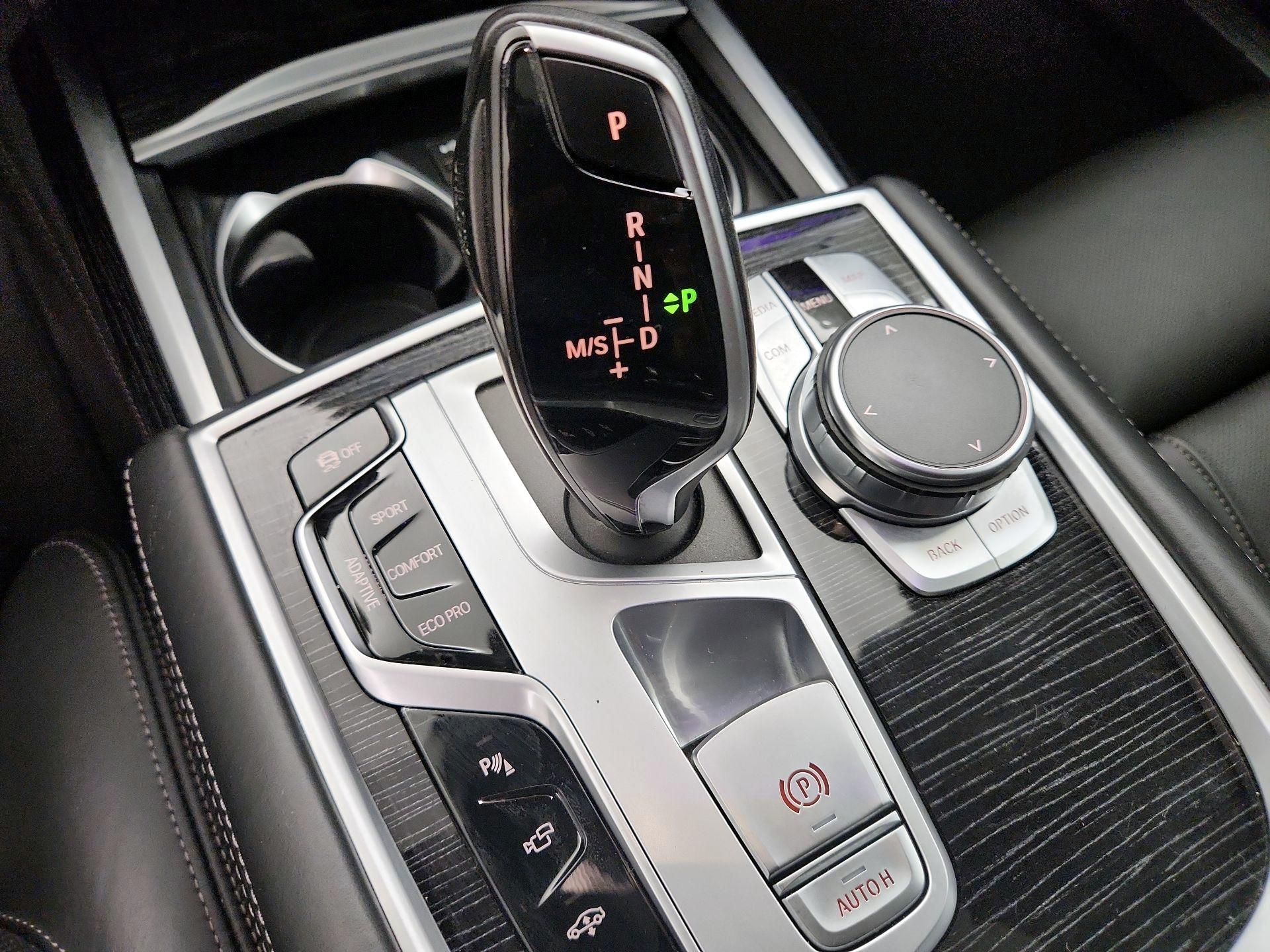 Thumbnail: 2021 BMW 7 Series - 18