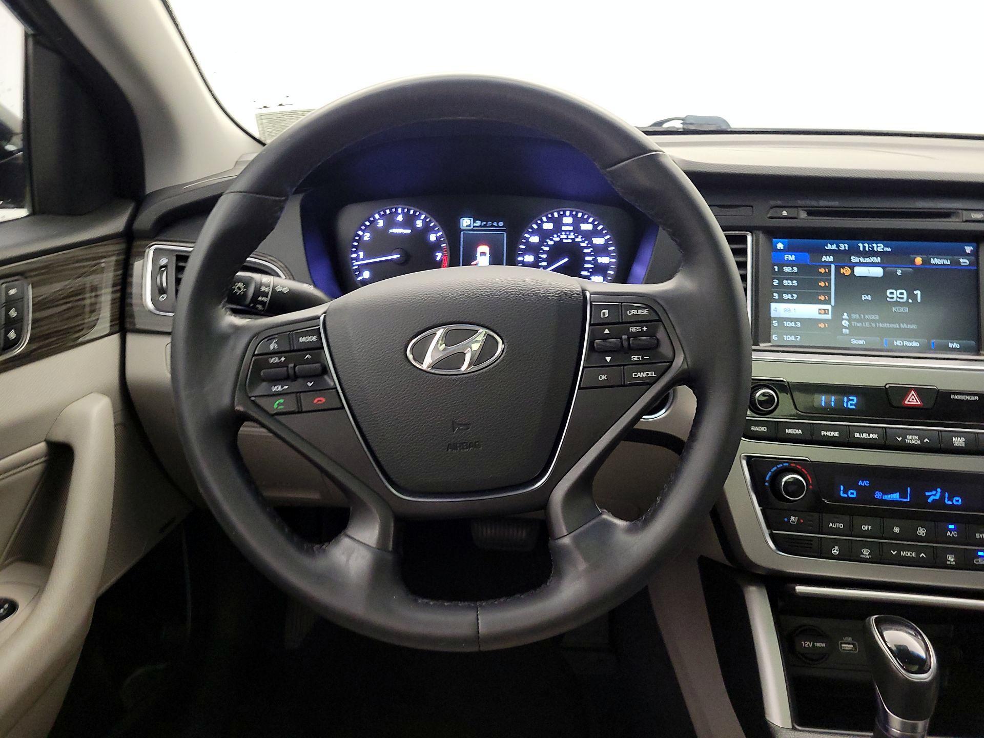 Thumbnail: 2015 Hyundai Sonata - 10
