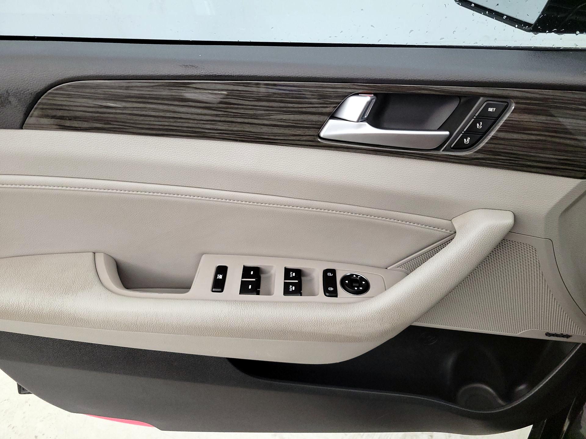 Thumbnail: 2015 Hyundai Sonata - 12