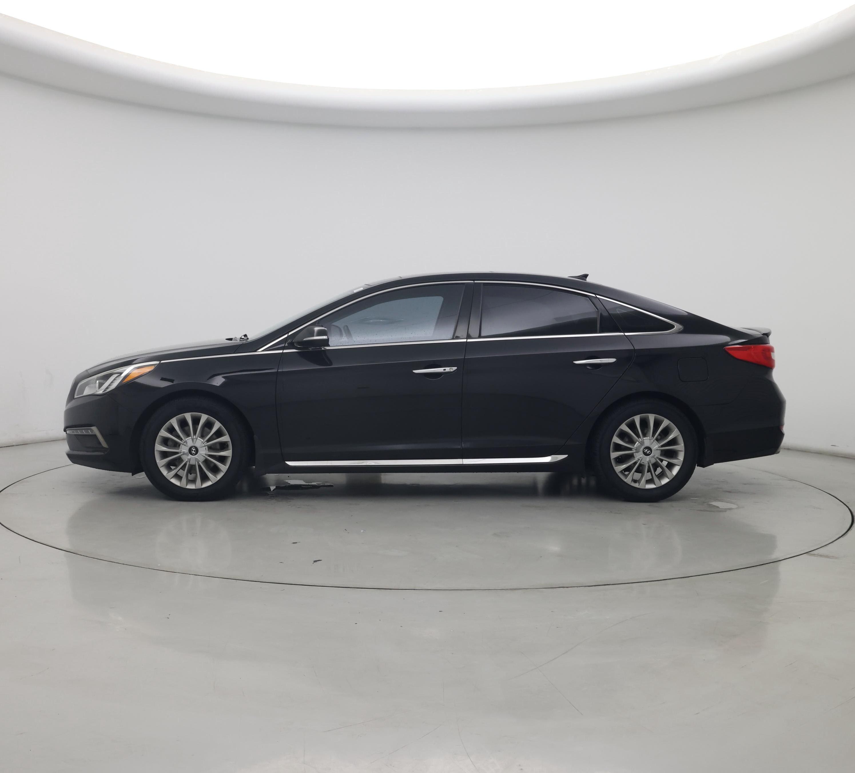 Thumbnail: 2015 Hyundai Sonata - 3