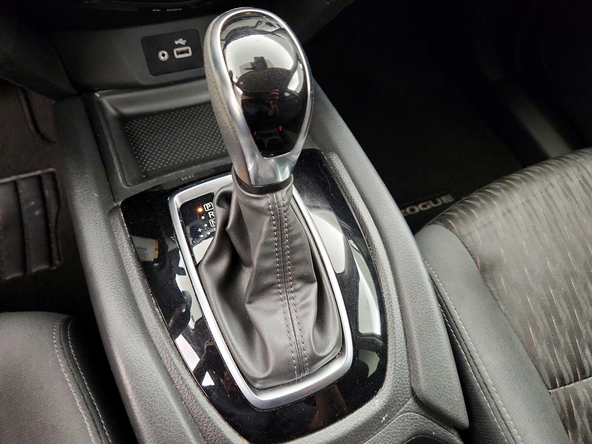 Thumbnail: 2020 Nissan Rogue - 17