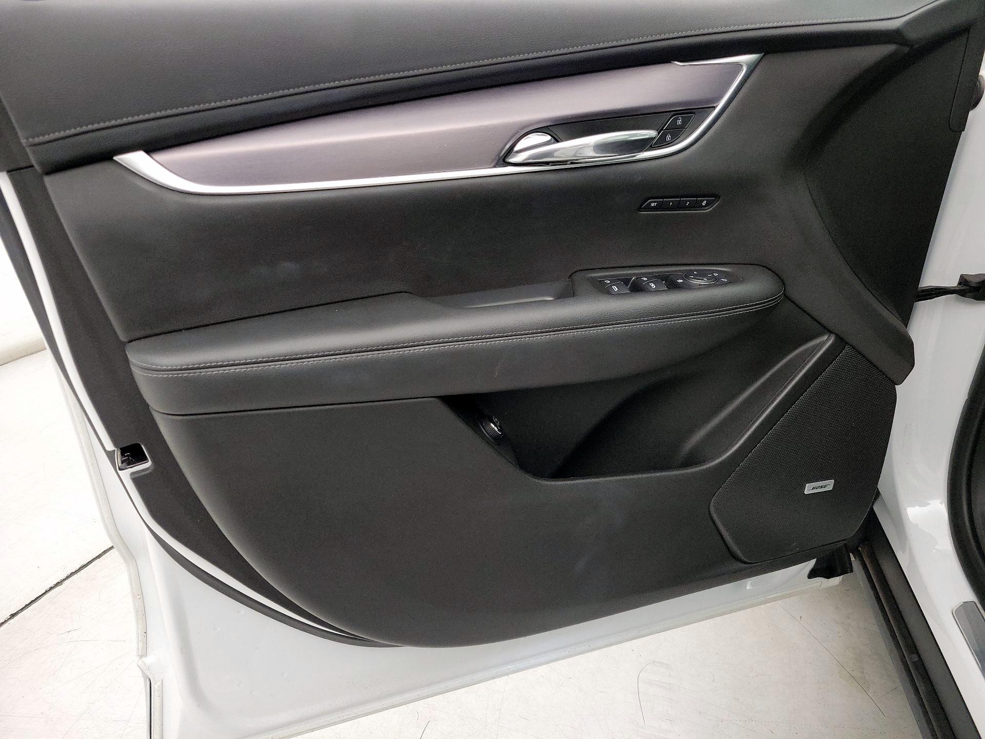 Thumbnail: 2021 Cadillac XT6 - 12