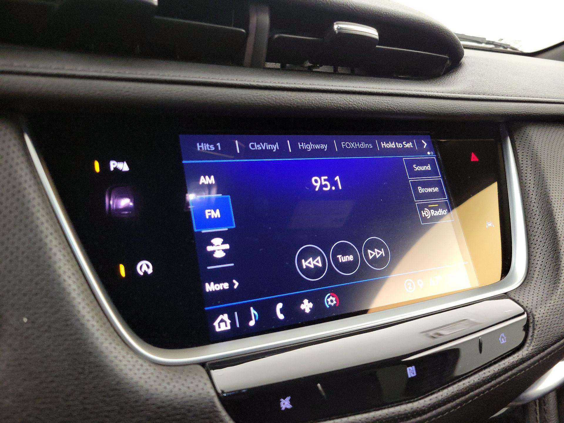 Thumbnail: 2021 Cadillac XT6 - 15
