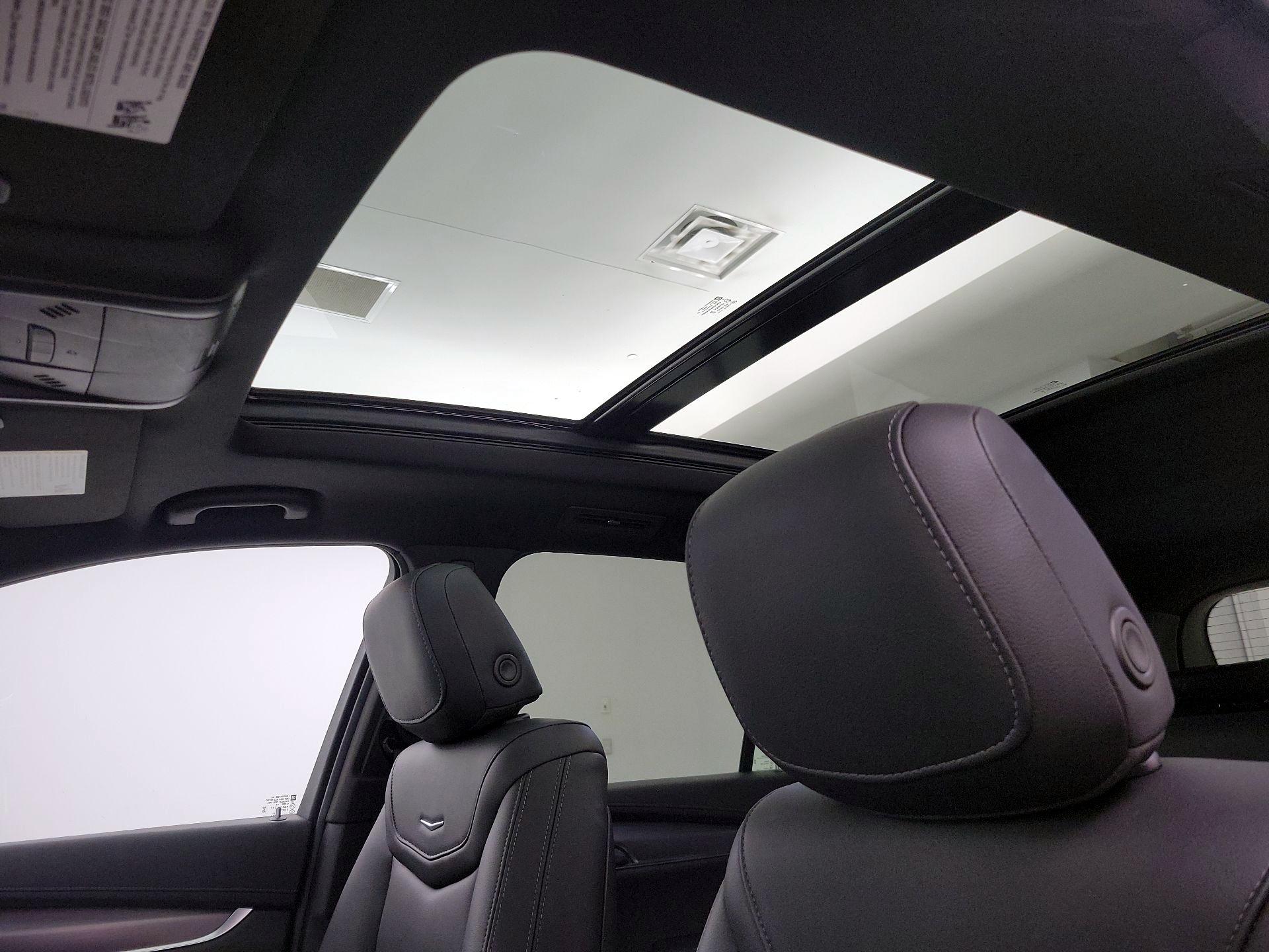 Thumbnail: 2021 Cadillac XT6 - 19