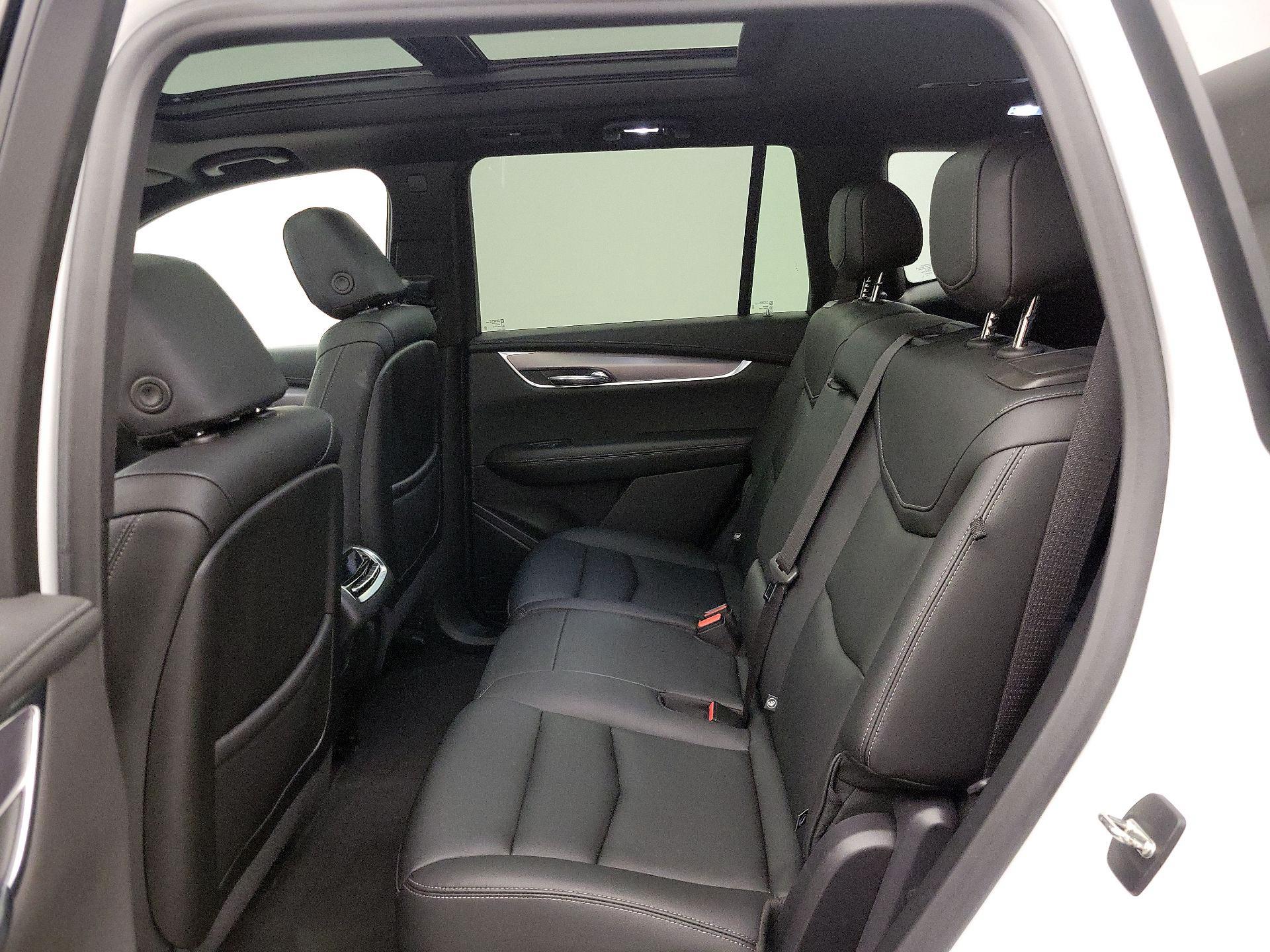 Thumbnail: 2021 Cadillac XT6 - 20