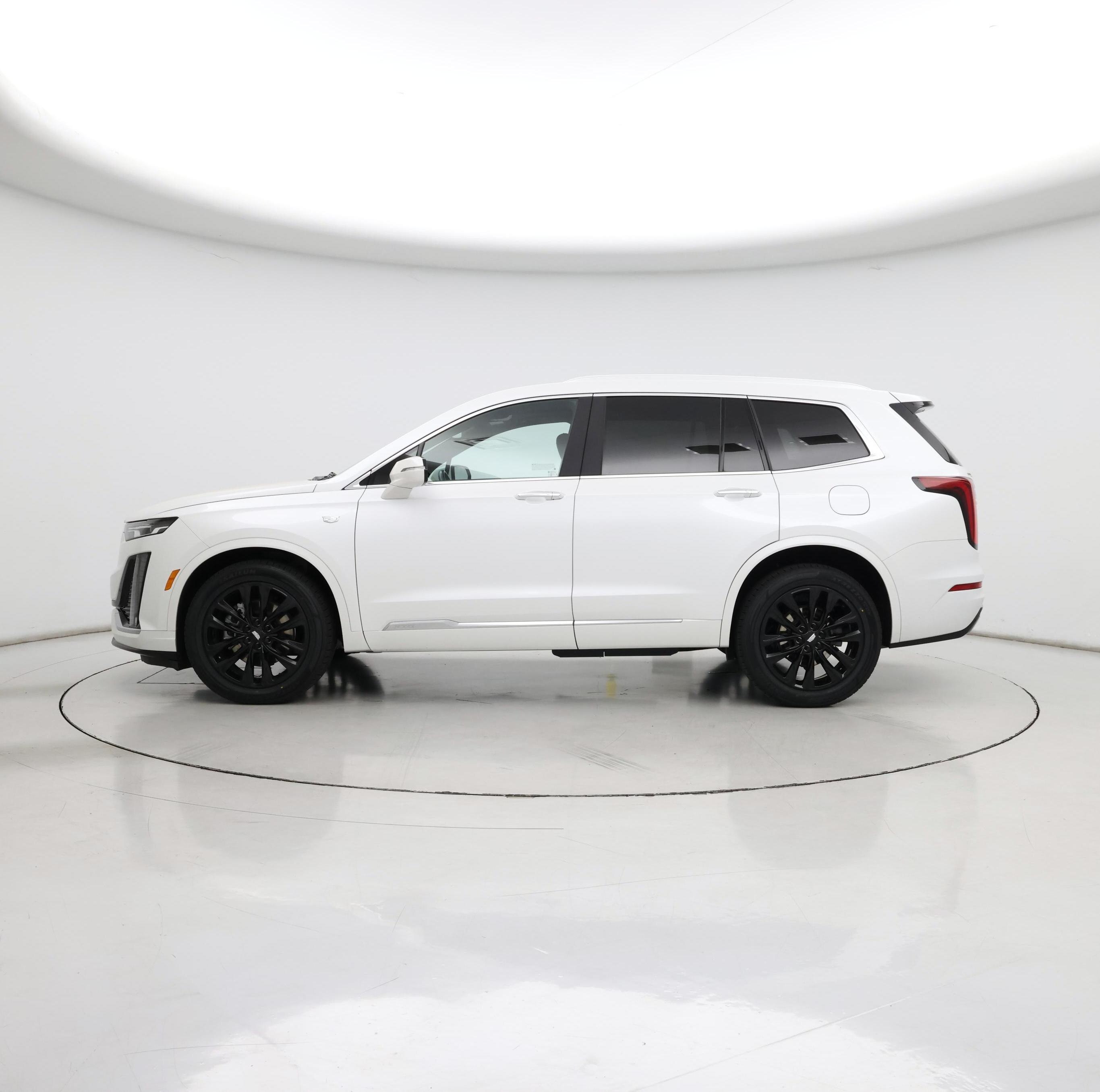 Thumbnail: 2021 Cadillac XT6 - 3