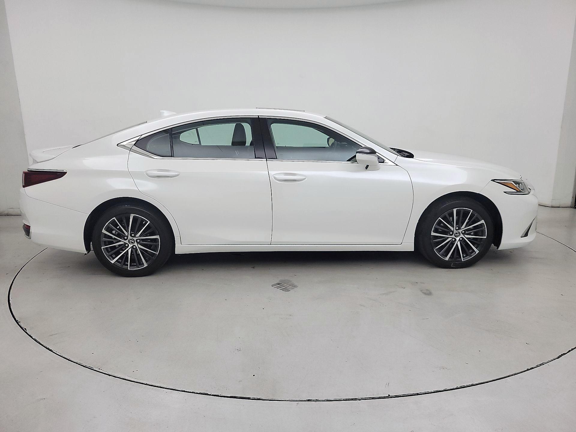 Thumbnail: 2023 Lexus ES - 4