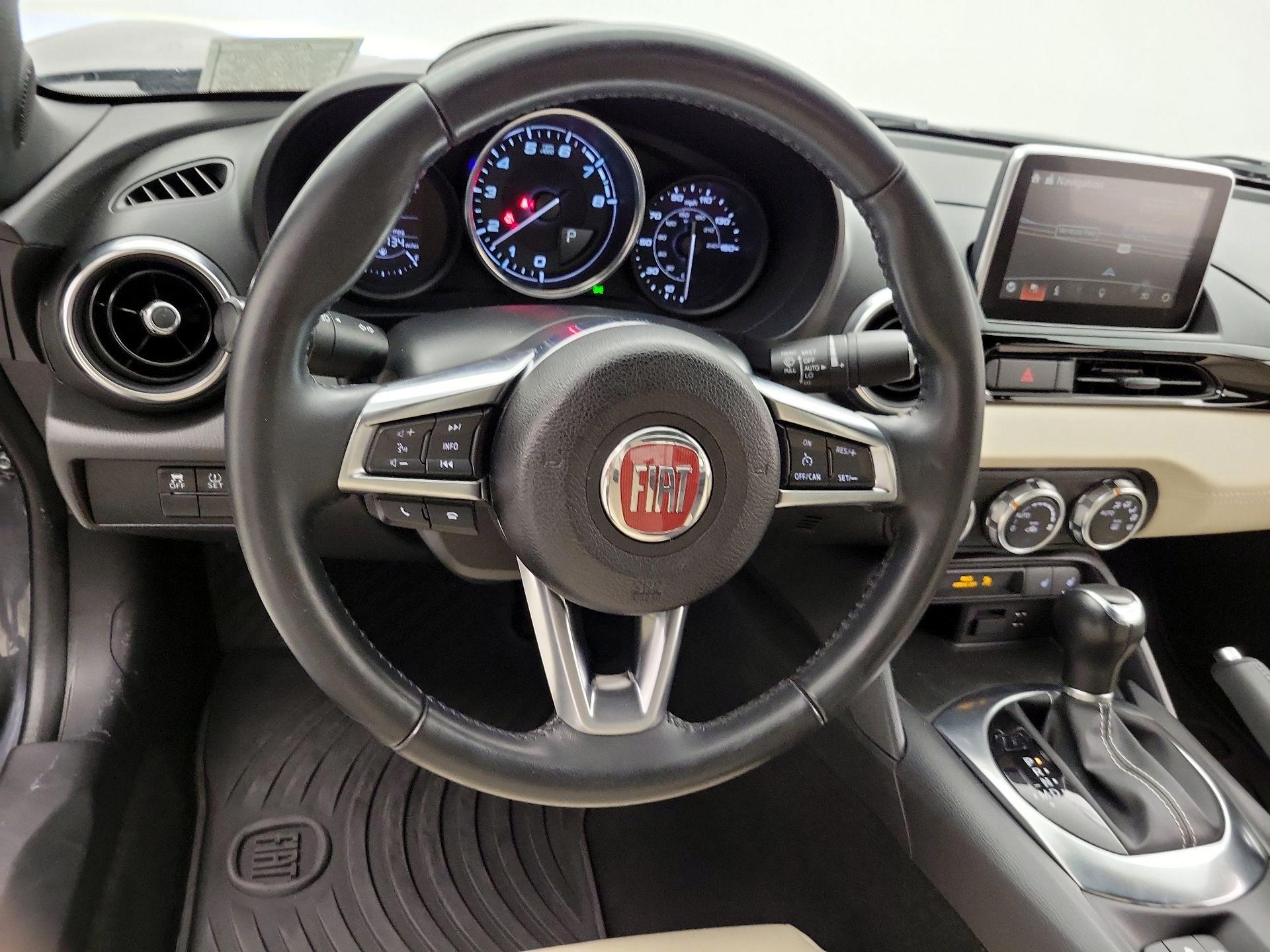 Thumbnail: 2019 Fiat 124 Spider - 10