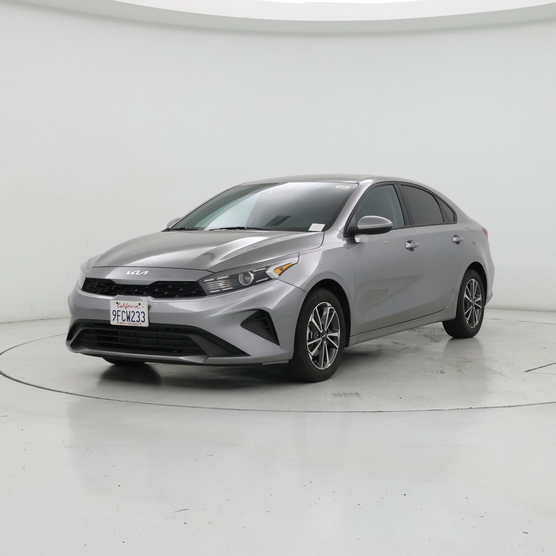 Thumbnail: 2023 Kia Forte - 4