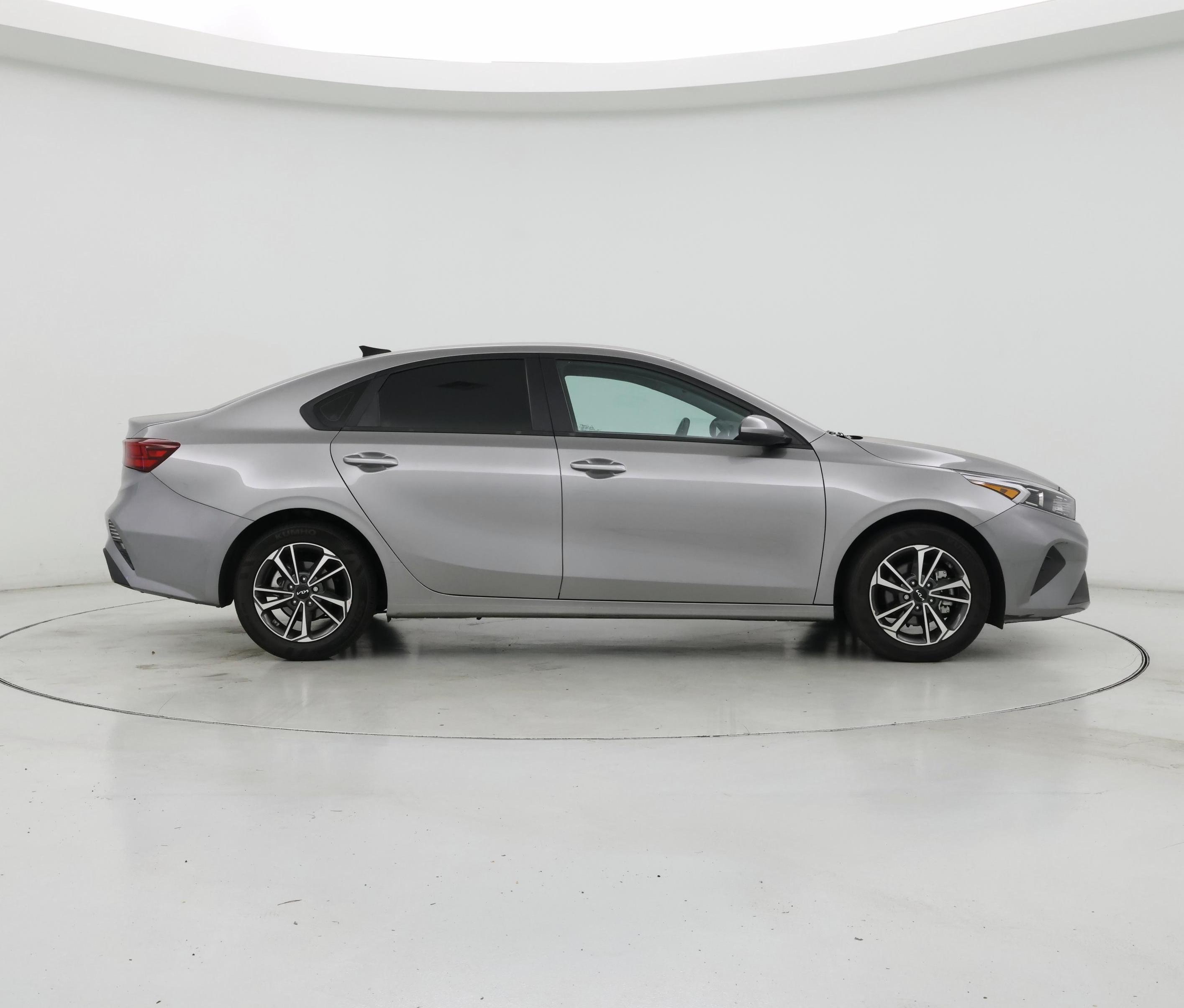 Thumbnail: 2023 Kia Forte - 7