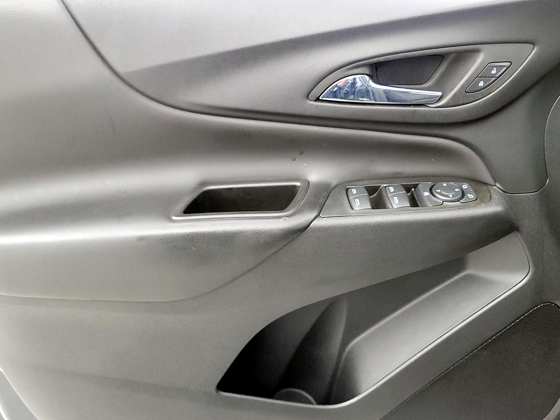 Thumbnail: 2022 Chevrolet Equinox - 12