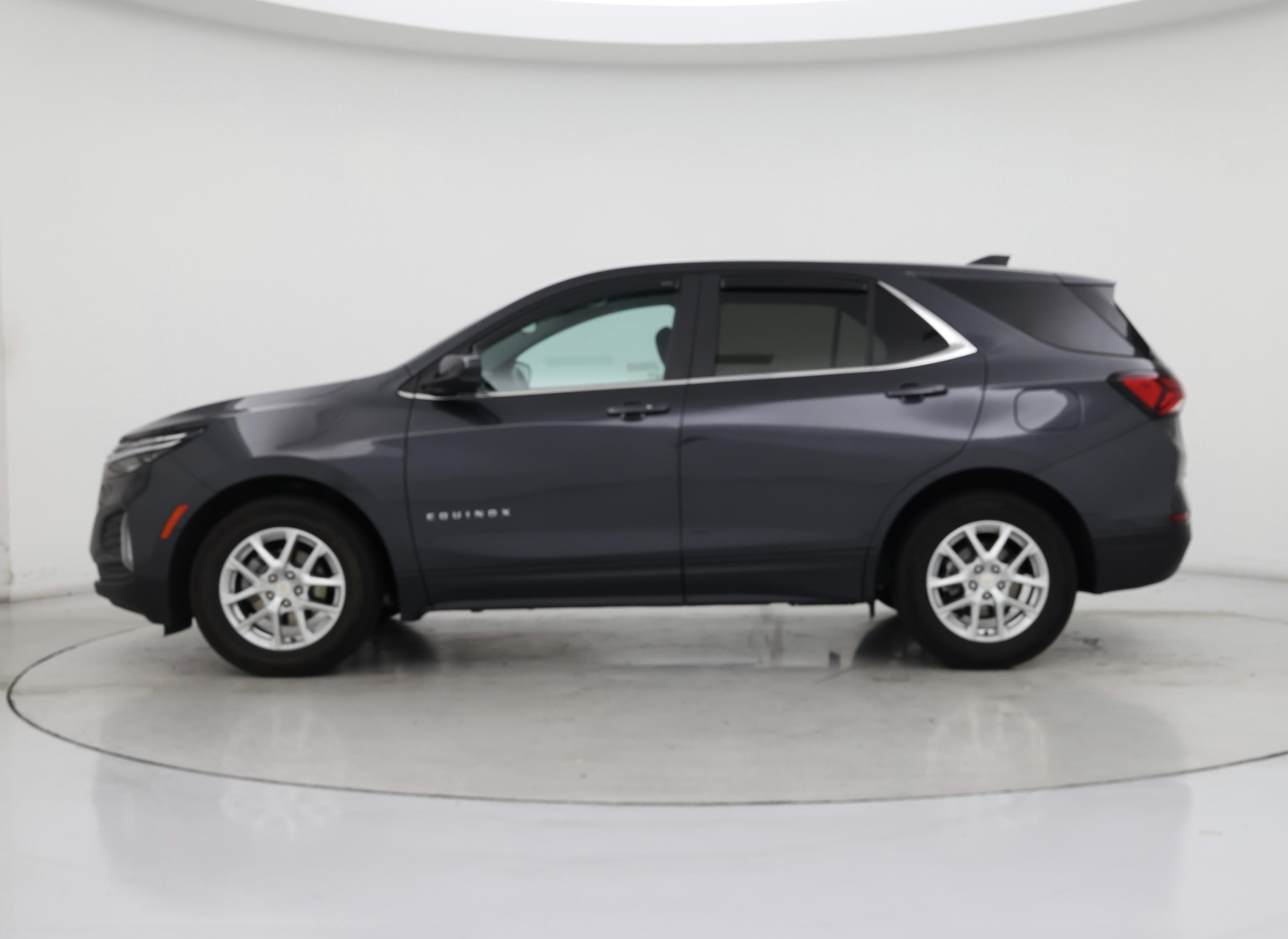 Thumbnail: 2022 Chevrolet Equinox - 3