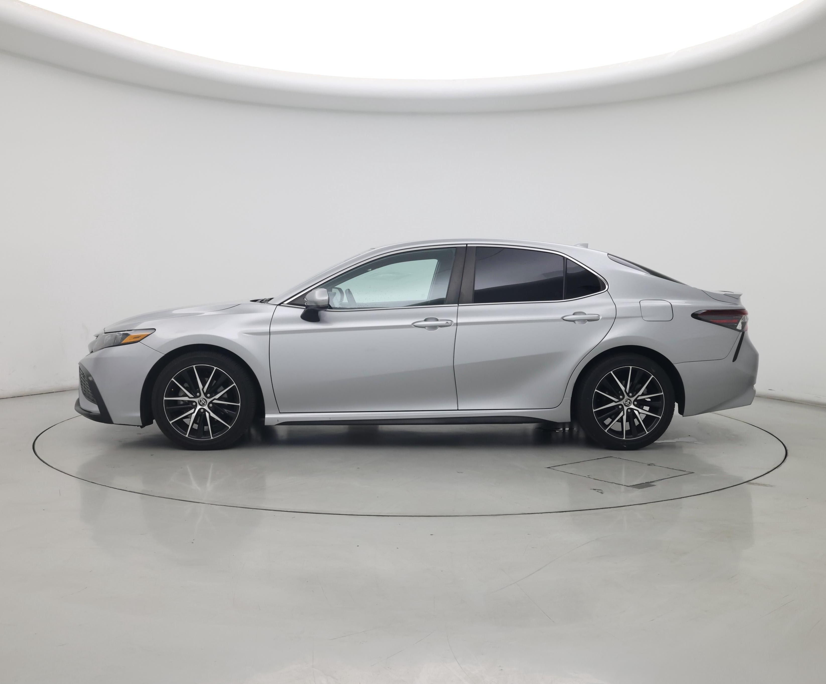 Thumbnail: 2021 Toyota Camry - 3