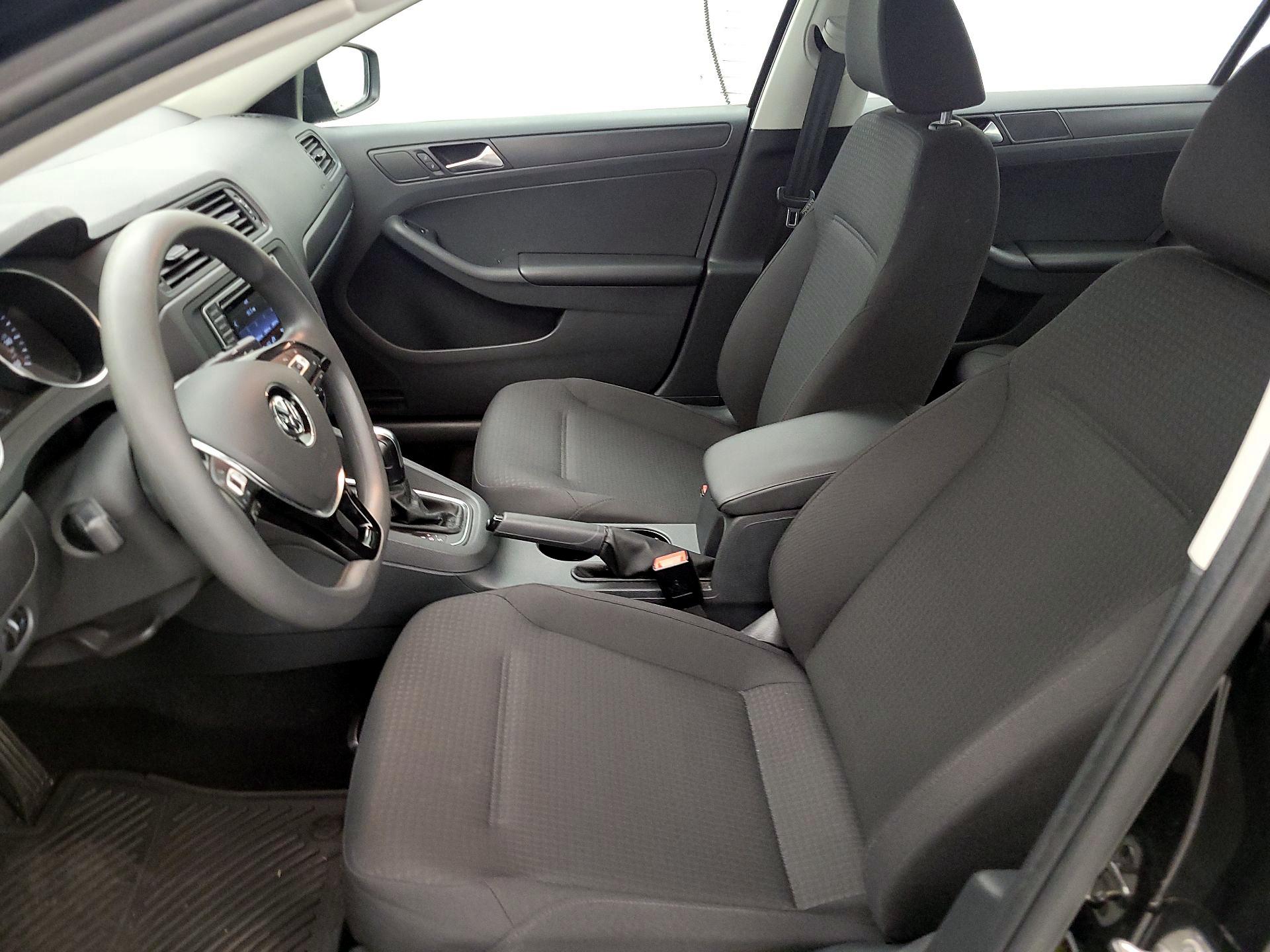 Thumbnail: 2016 Volkswagen Jetta - 11
