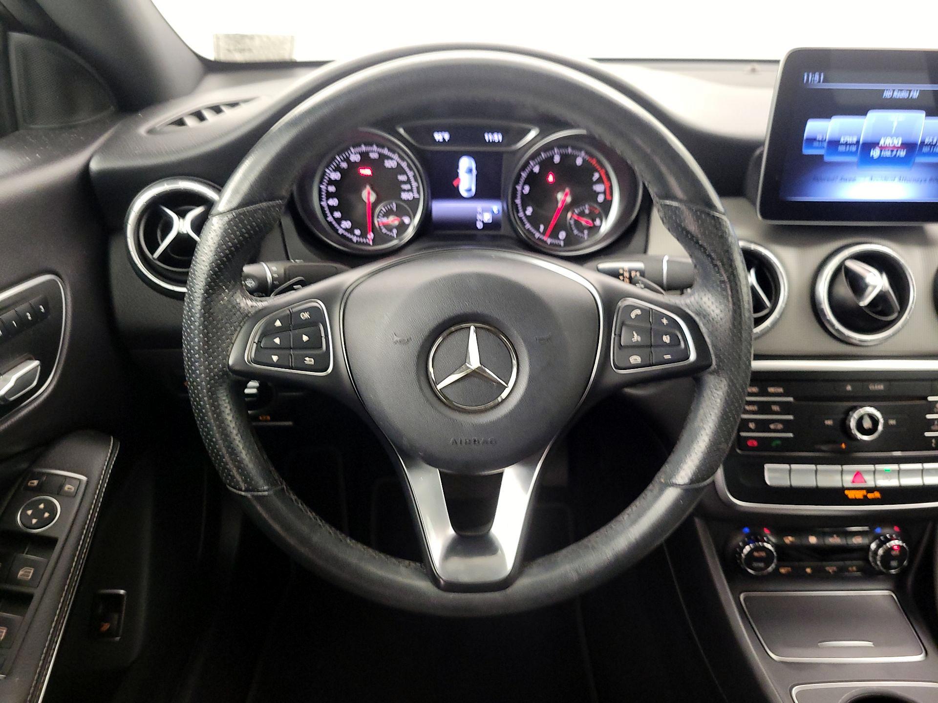 Thumbnail: 2019 Mercedes-Benz CLA - 10