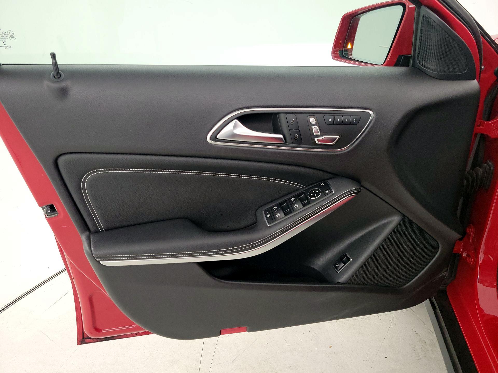 Thumbnail: 2020 Mercedes-Benz GLA - 12